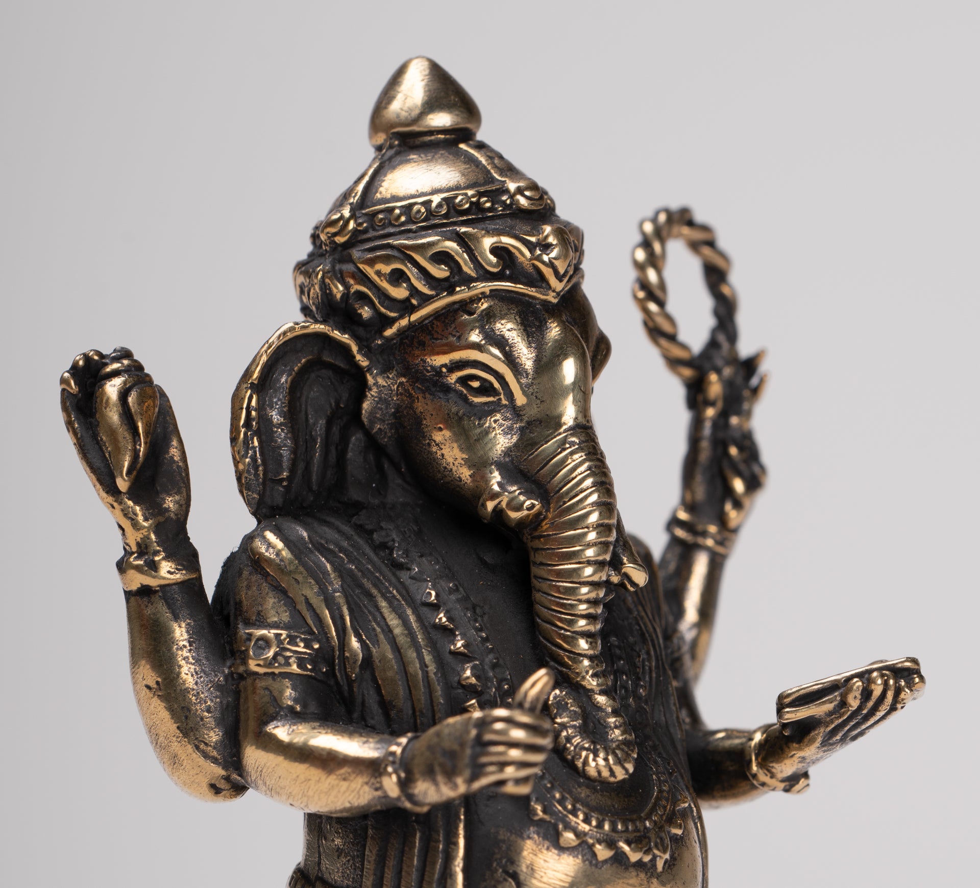 Ganesha Statue - Antique Thai Style Standing Black 4-Arm Ganesha Statue - 12cm/5"