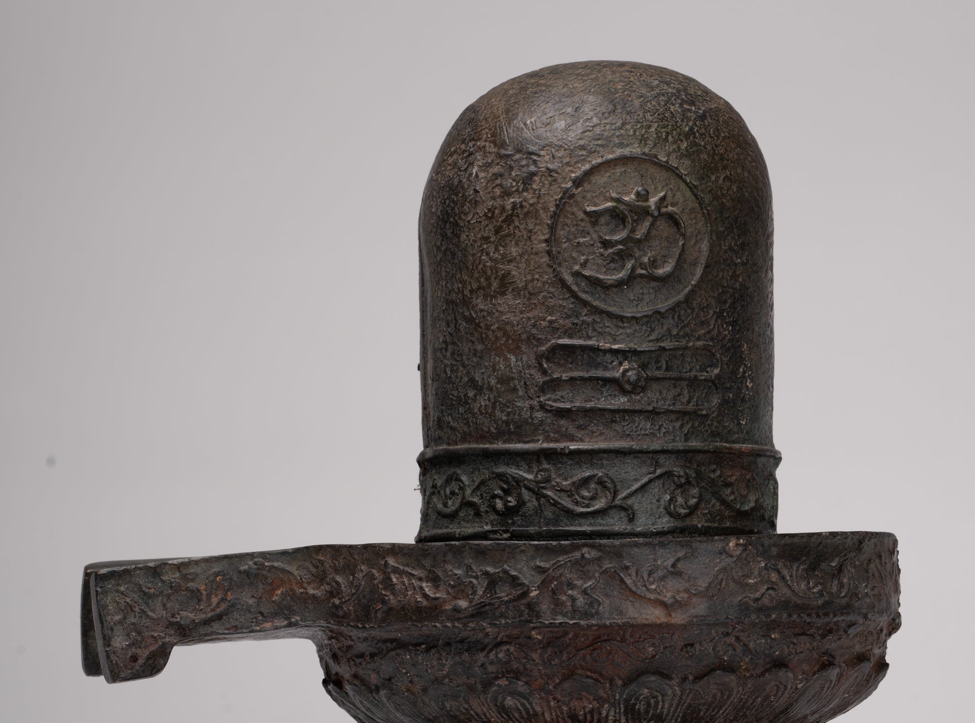 Linga - Antique Indian Style South Asia Bronze Shiva Linga / Lingnum & Yoni - 27cm/11"