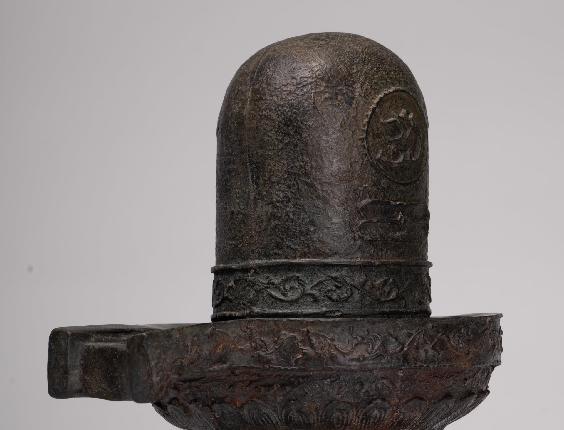 Linga - Antique Indian Style South Asia Bronze Shiva Linga / Lingnum & Yoni - 27cm/11"