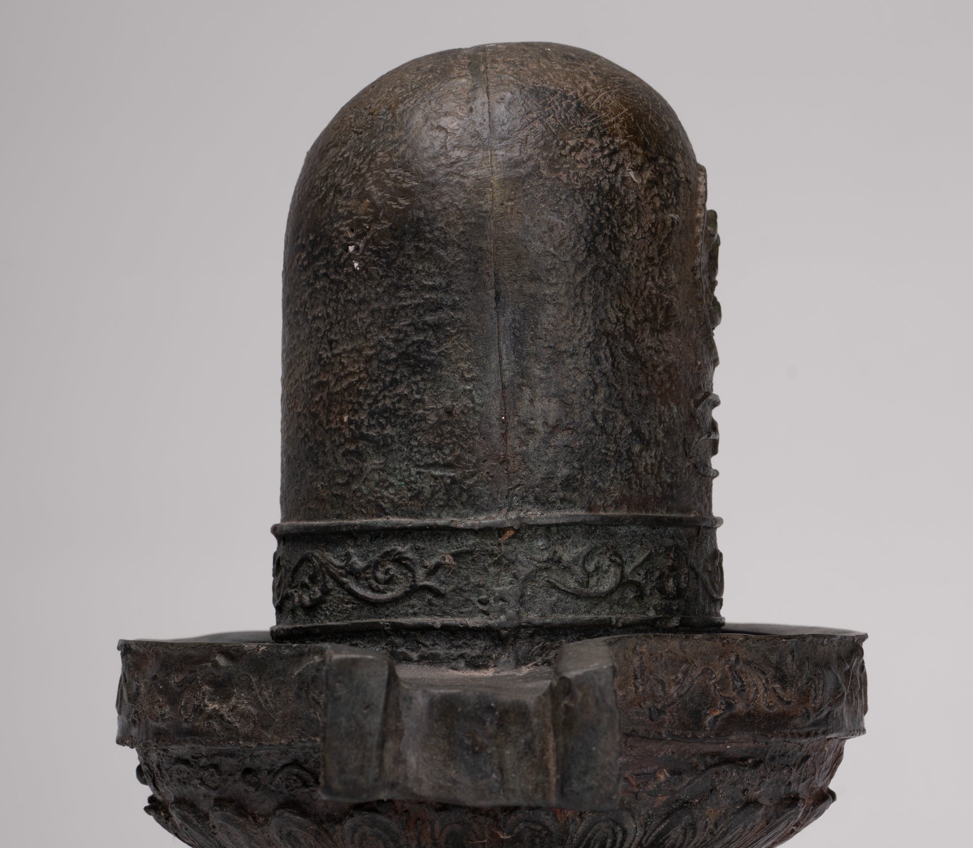 Linga - Antique Indian Style South Asia Bronze Shiva Linga / Lingnum & Yoni - 27cm/11"