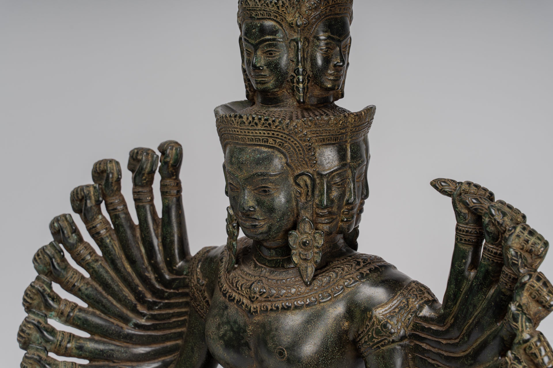 Antique Khmer in stile Khmer seduto Borhisattva Avalokiteshvara Statua - 53cm/21 "