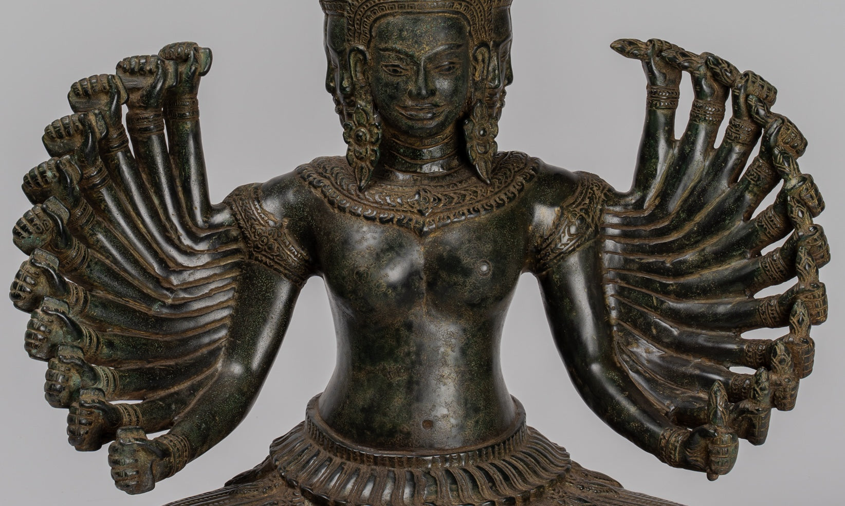 Antique Khmer in stile Khmer seduto Borhisattva Avalokiteshvara Statua - 53cm/21 "