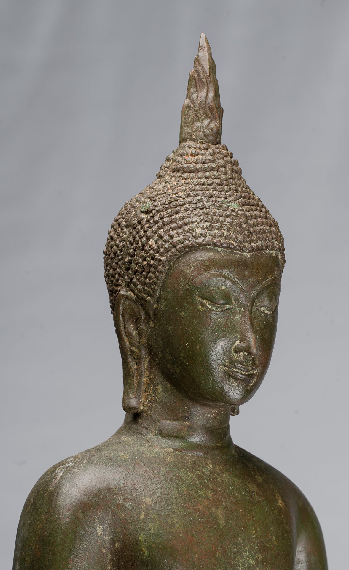 Stehende, nachdenkliche Buddha-Statue aus Bronze im antiken thailändischen Ayutthaya-Stil – 99 cm.