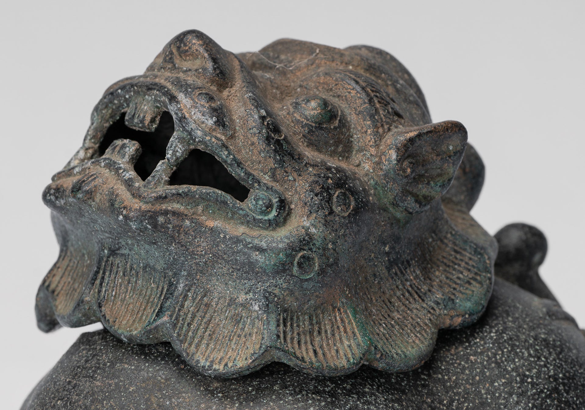 Encensoir dragon en deux pièces en bronze de style chinois antique ou brûleur d'encens et porte-bâton d'encens - 12 cm de haut