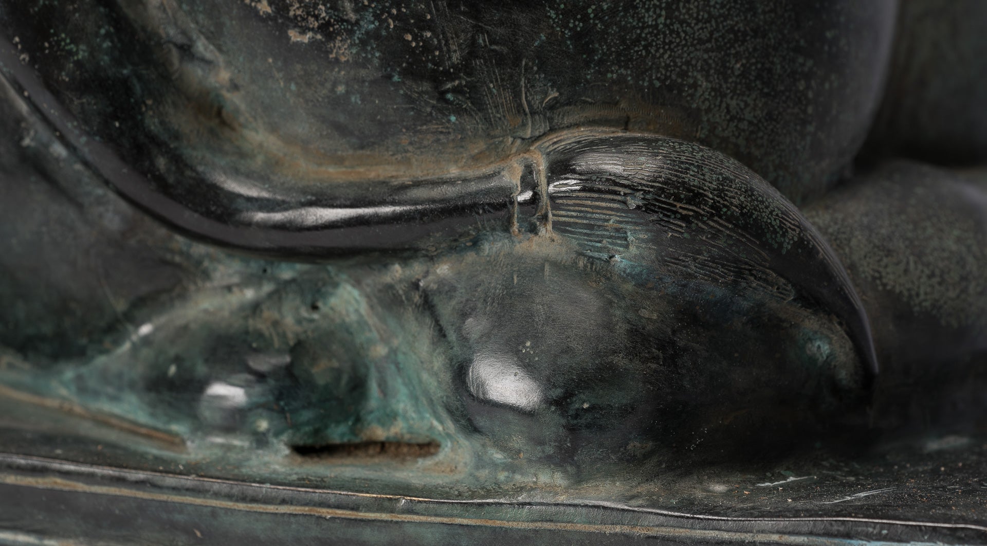 Statua Nandi in bronzo in stile Khmer antico - Monte di Shiva - 53 cm/21 "di lunghezza