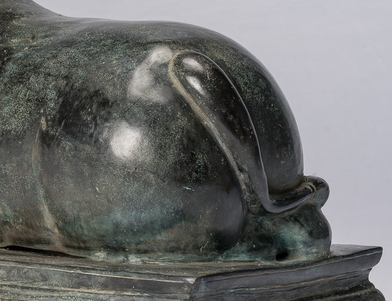 Statua Nandi in bronzo in stile Khmer antico - Monte di Shiva - 53 cm/21 "di lunghezza