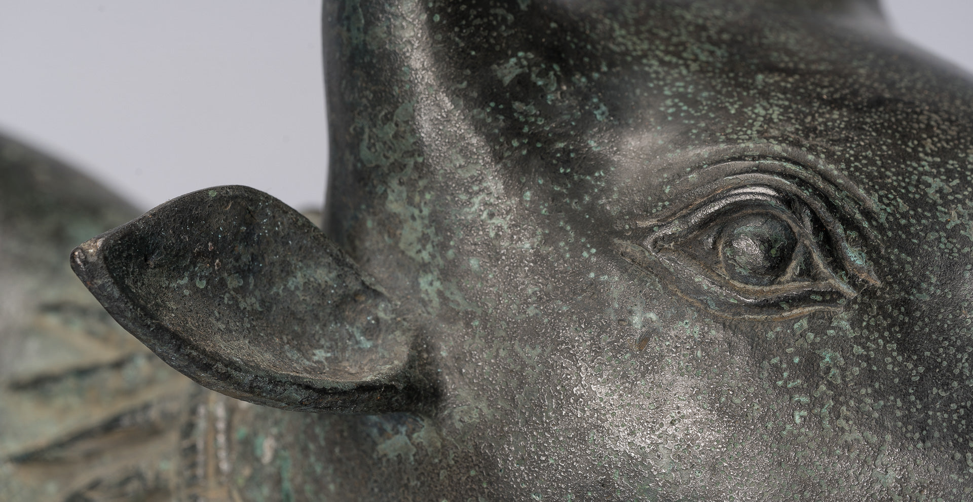 Statua Nandi in bronzo in stile Khmer antico - Monte di Shiva - 53 cm/21 "di lunghezza