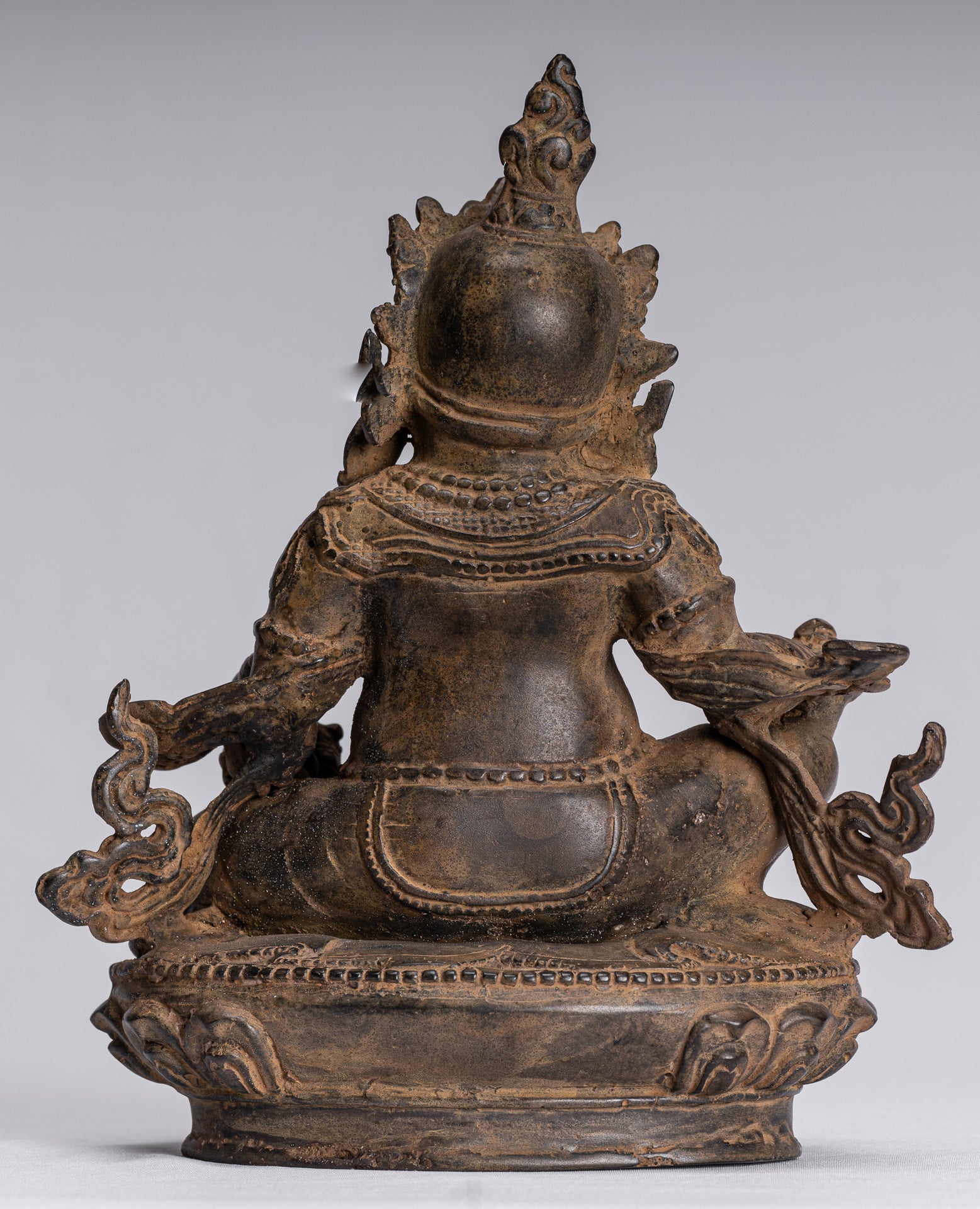 Statue de Jambhala – Antique Java Majapahit Style assis Jambhala Statue Dieu de la richesse – 21 cm/20,3 cm