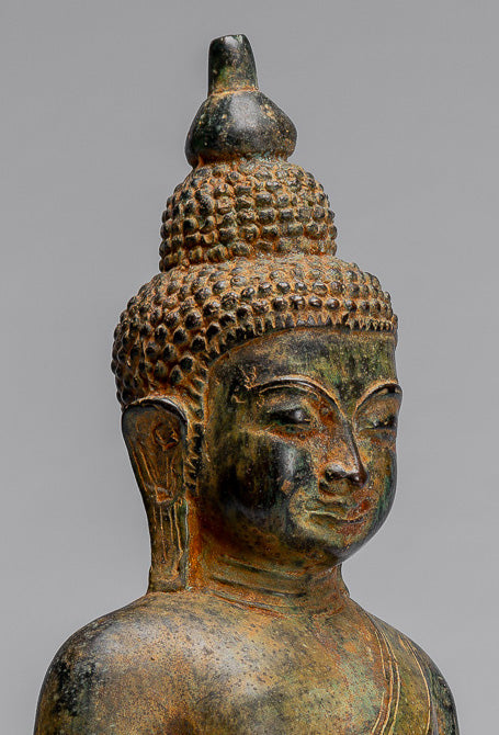 Buddha-Statue – sitzender javanischer Erleuchtungs-Buddha aus Bronze im antiken indonesischen Stil – 35 cm