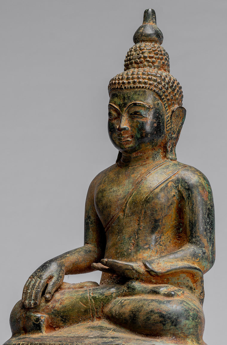 Buddha-Statue – sitzender javanischer Erleuchtungs-Buddha aus Bronze im antiken indonesischen Stil – 35 cm