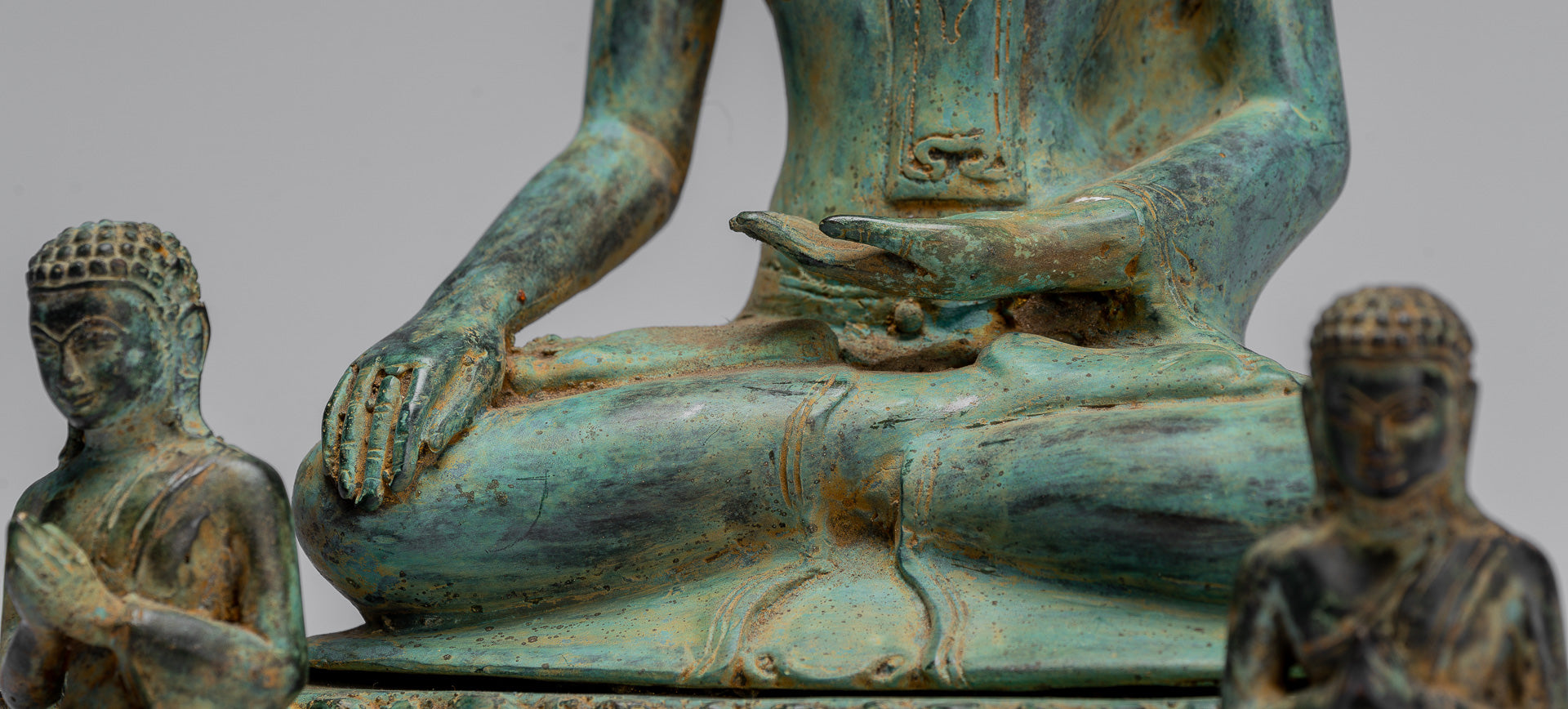 Buddha Statue-Antike Indonesische Stil Seated Bronze Javanese Erleuchtung Buddha mit Jüngern-32cm/13 "