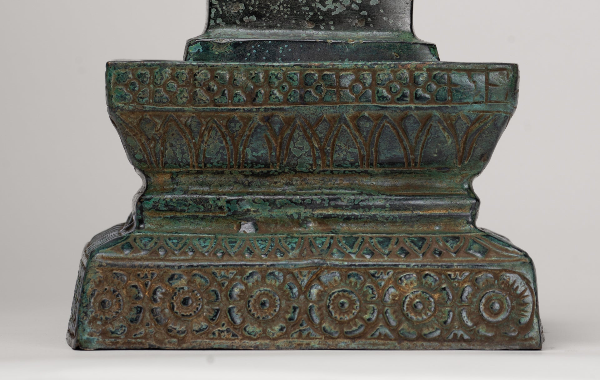 Linga Statue - Antique Khmer Style Bronze Linga / Lingnum & Yoni - 26cm/10"