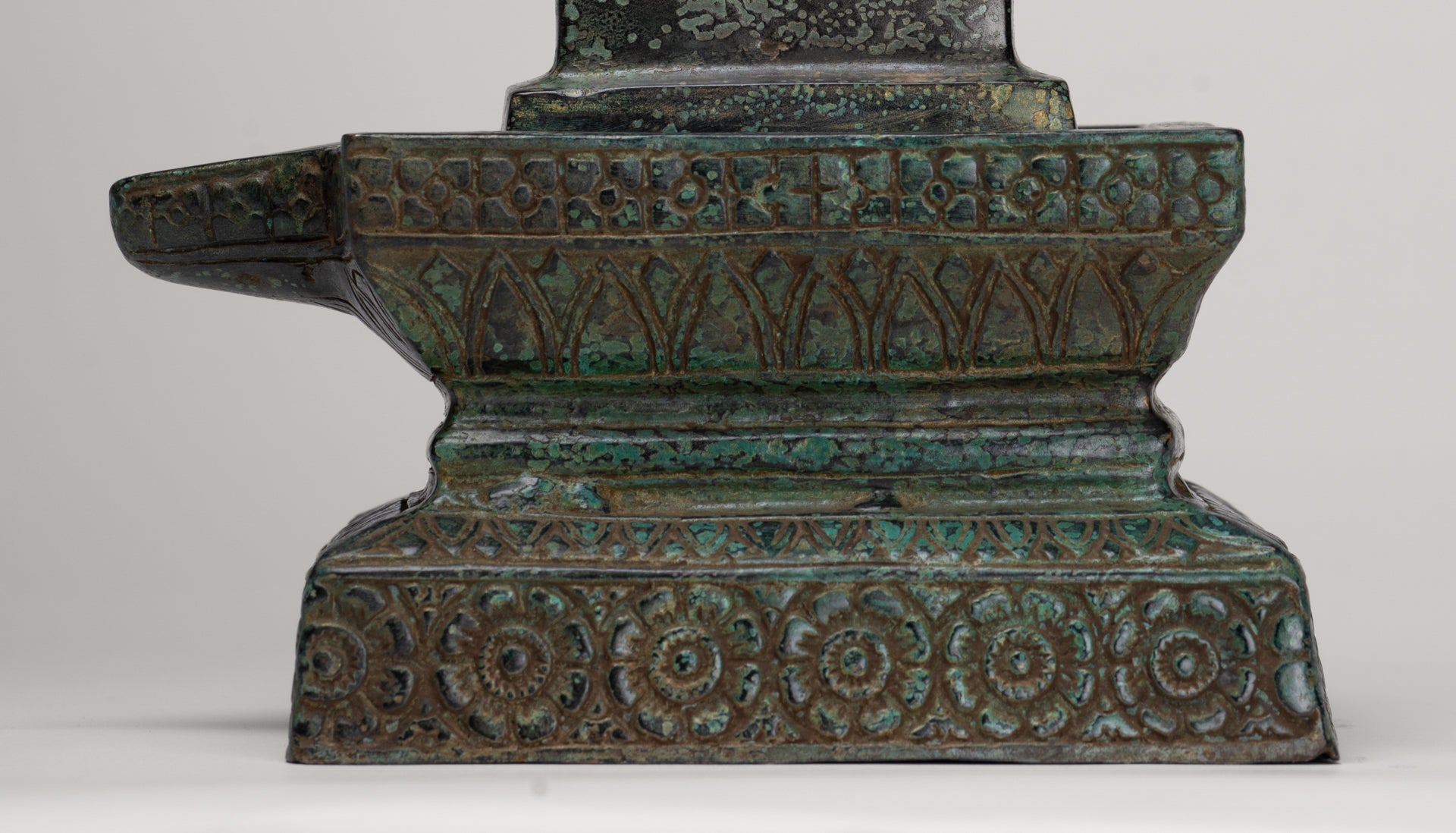 Linga Statue - Antique Khmer Style Bronze Linga / Lingnum & Yoni - 26cm/10"