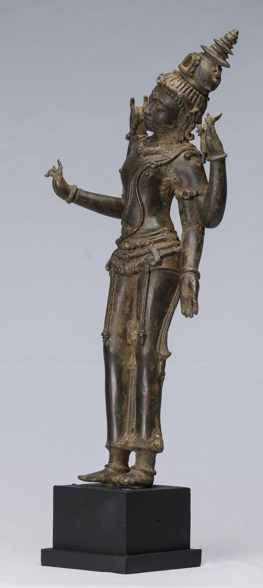 Tara-Statue – antike Majapahit-Statue aus Bronze, Devi-Tara-Statue im Java-Stil – 56 cm.