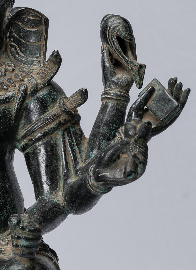 Ganesha-Statue – antike Bayon-Bronze im Khmer-Stil, sitzende achtarmige Ganesh-Statue – 38 cm.