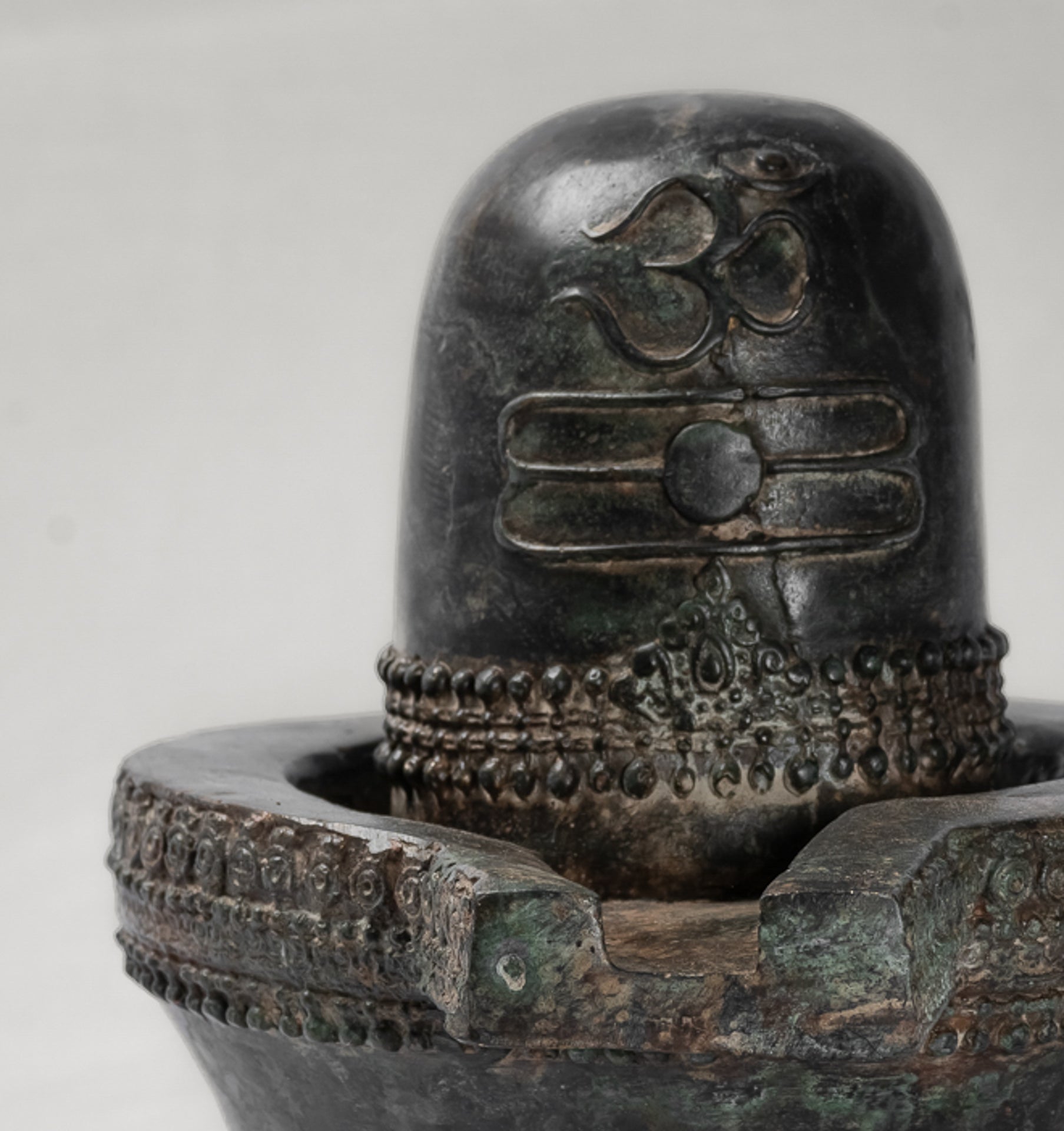 Linga - Antique Indian Style South Asia Bronze Shiva Linga / Lingnum & Yoni - 21cm/8"