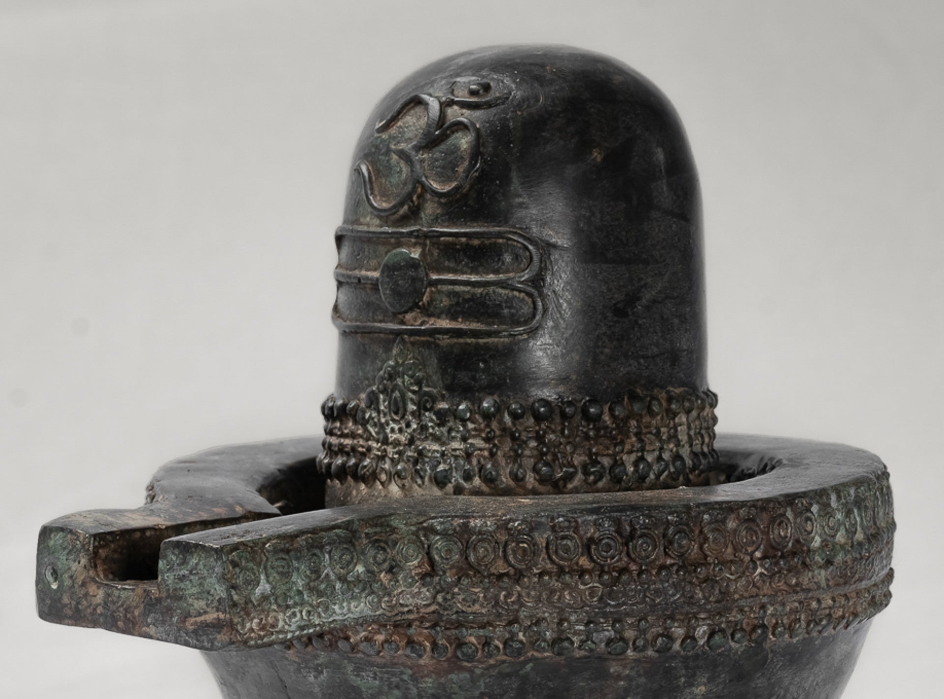 Linga - Antique Indian Style South Asia Bronze Shiva Linga / Lingnum & Yoni - 21cm/8"