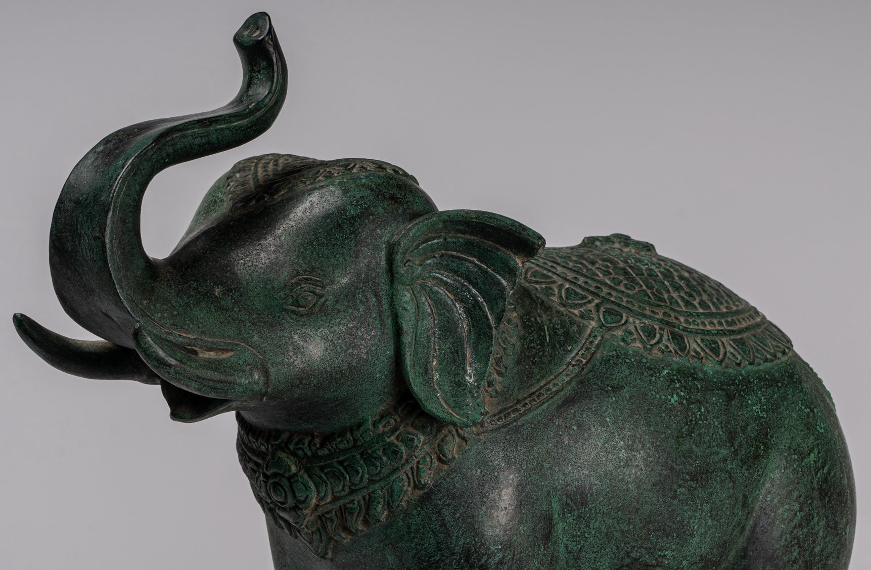 Antique Khmer Style Bronze in piedi statua di elefante - 38 cm/15 "di altezza