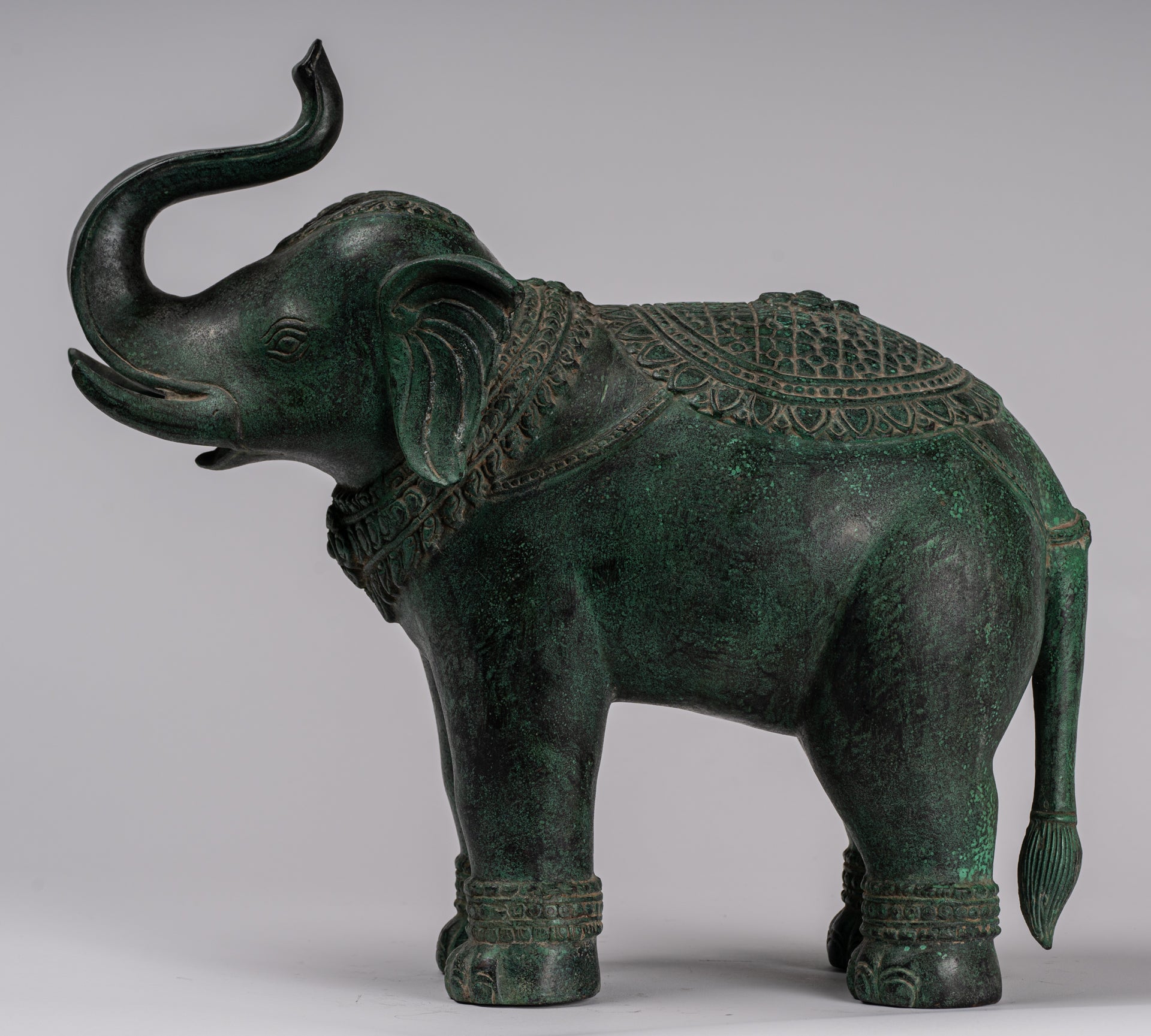 Antique Khmer Style Bronze in piedi statua di elefante - 38 cm/15 "di altezza