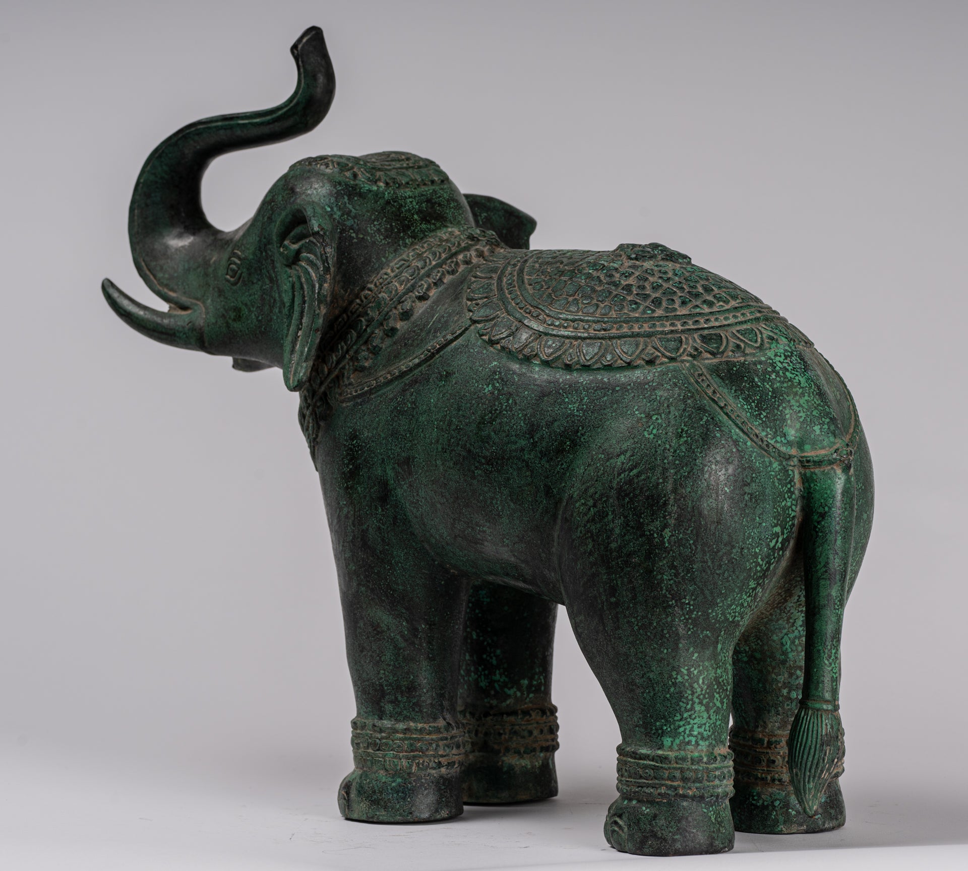 Antique Khmer Style Bronze in piedi statua di elefante - 38 cm/15 "di altezza