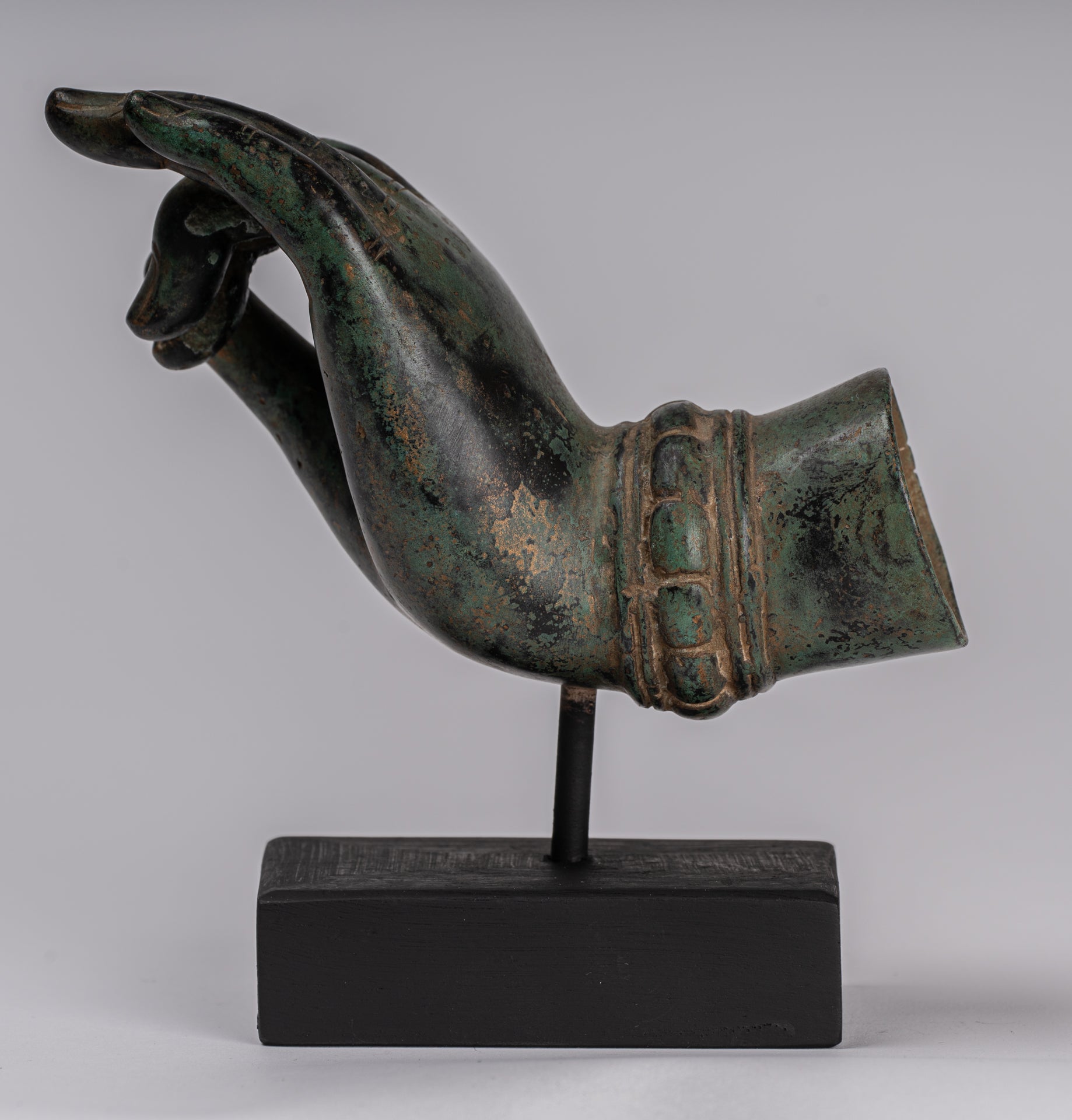 Mano de enseñanza de bronce de estilo tailandés de estilo antigüedades montado - 15 cm/6 "