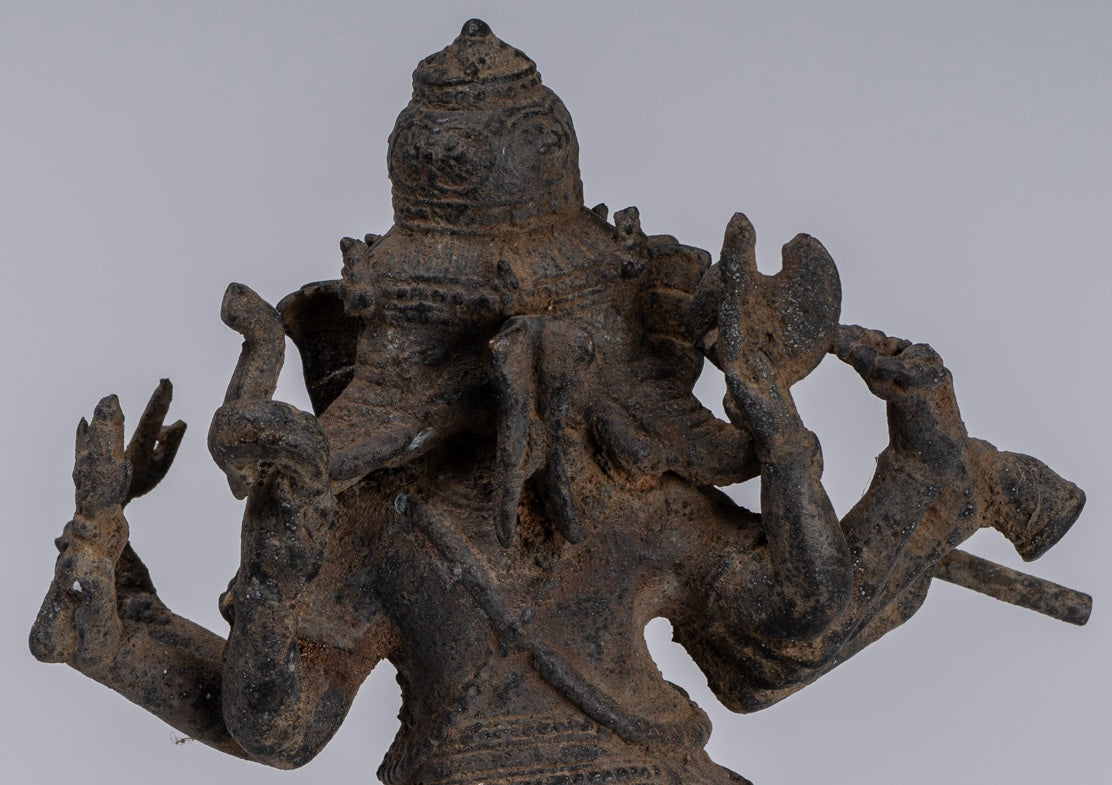 Estatua de Ganesha - Estatua de Ganesha indonesia de baile de bronce de estilo javanés.