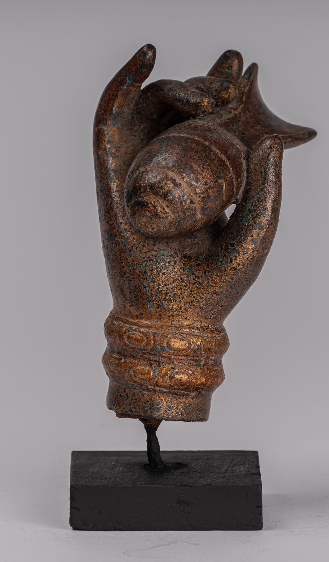 Monte Antique Khmer Style Southeast Asia Bronzo Mano e Conch Shell o OM - 15 cm/6 "