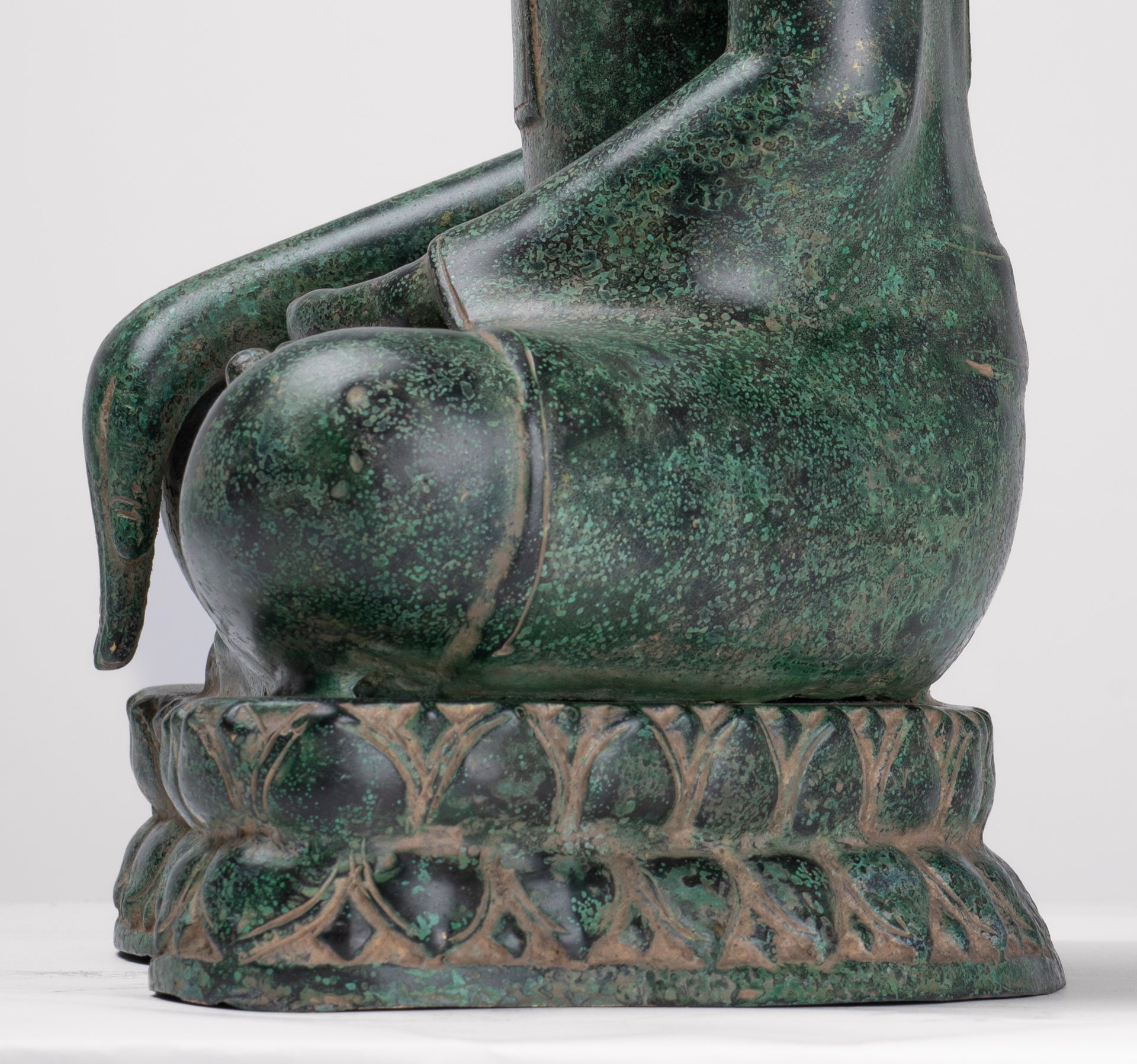 Buddha Statue - Antique Khmer Style Bronze Enthroned Enlightenment Buddha Statue - 50cm/20"