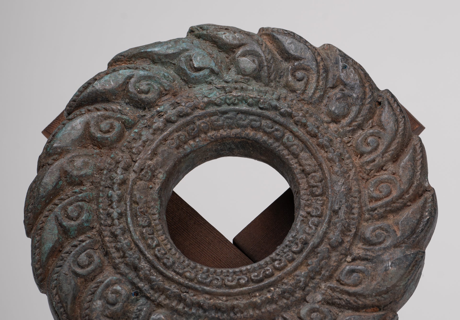 Discus - Antique Khmer Style Bronze Vishnu Discus or Chakra - 15cm/6"