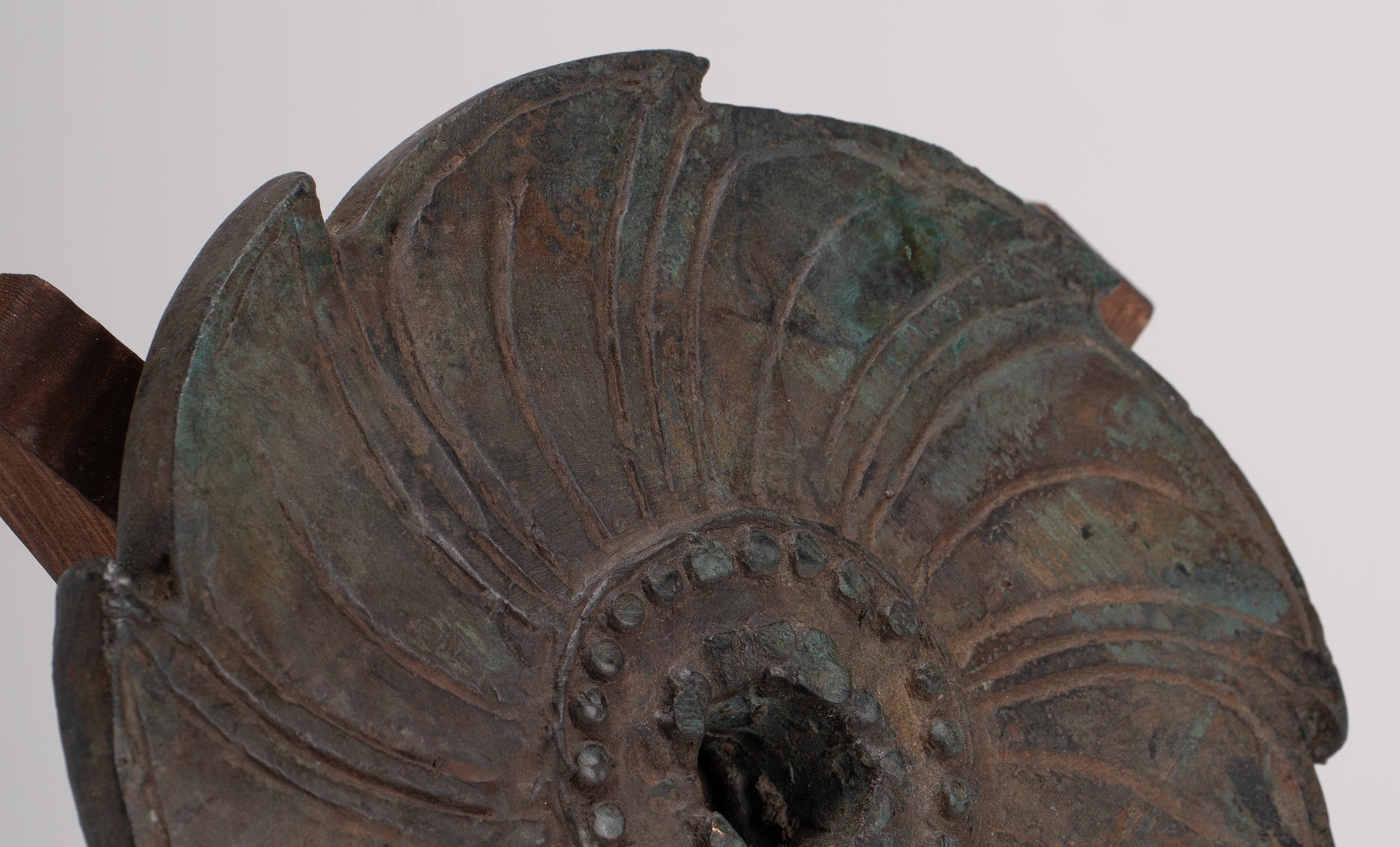 Discus - Antique Khmer Style Bronze Vishnu Discus or Chakra - 15cm/6"