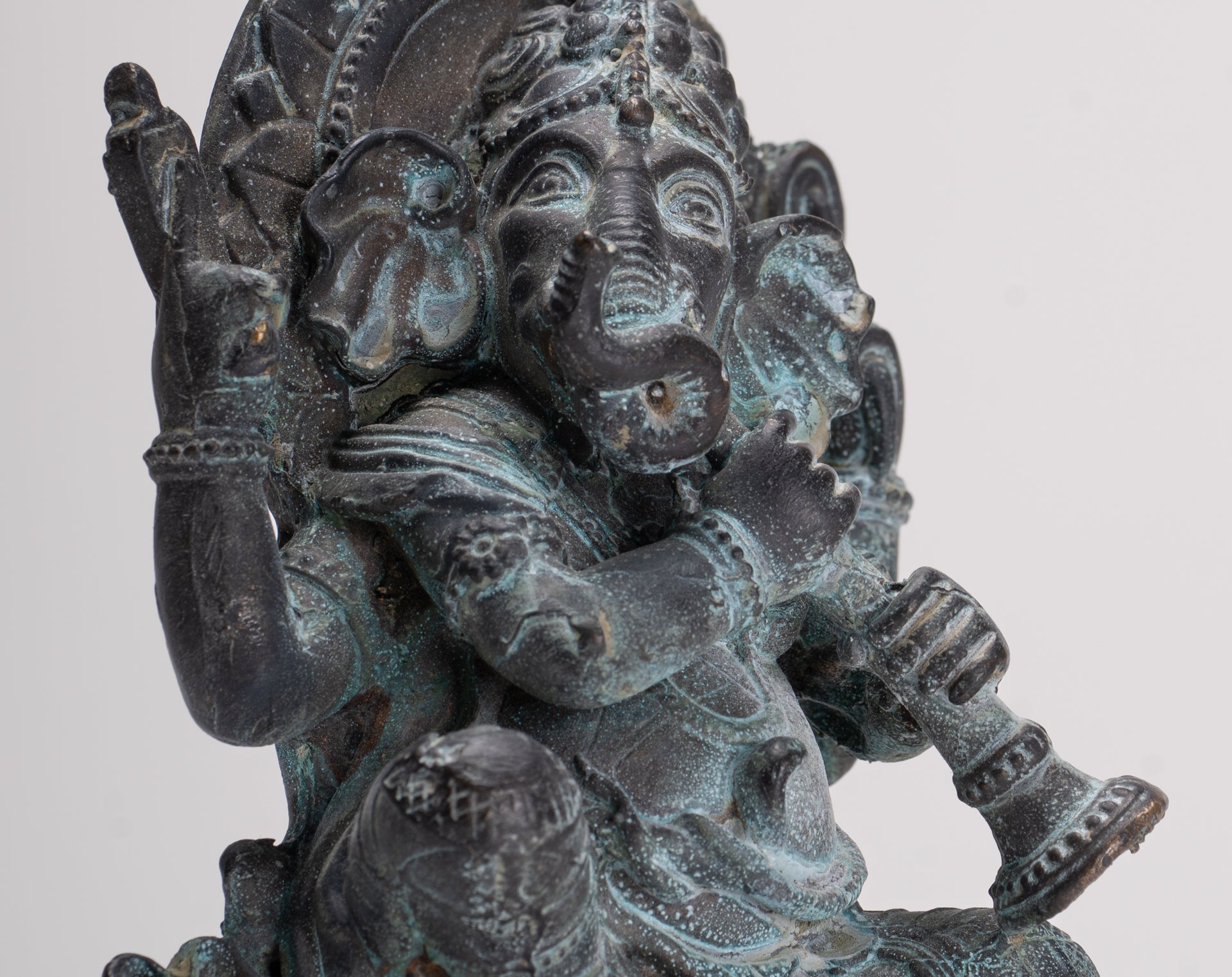 Ganesh - Antique Thai Style Bronze Seated Ganesh Statue - 15.5cm/6"