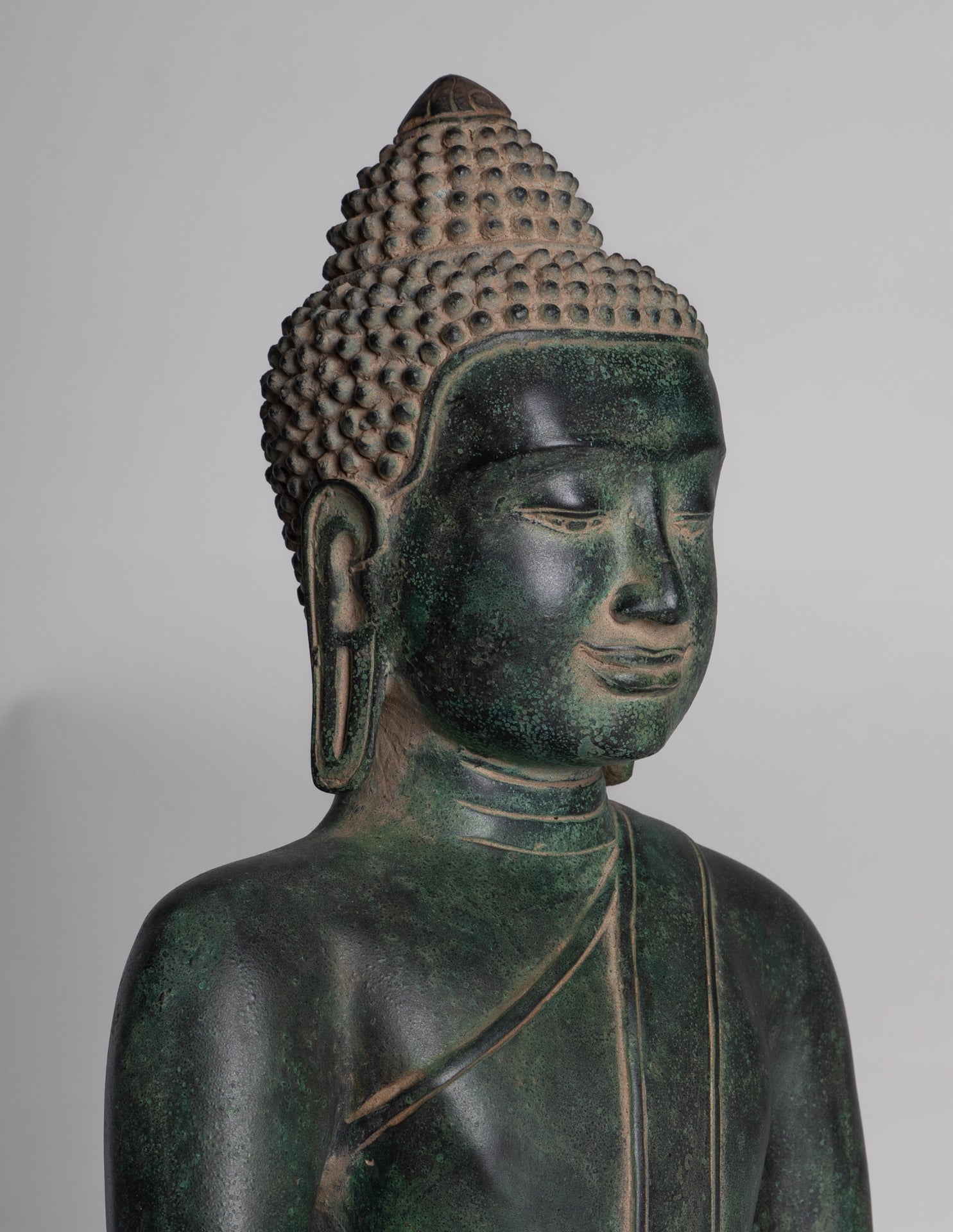 Statue de Bouddha – Statue de Bouddha de méditation assis en bronze de style khmer antique – 40 cm/16"