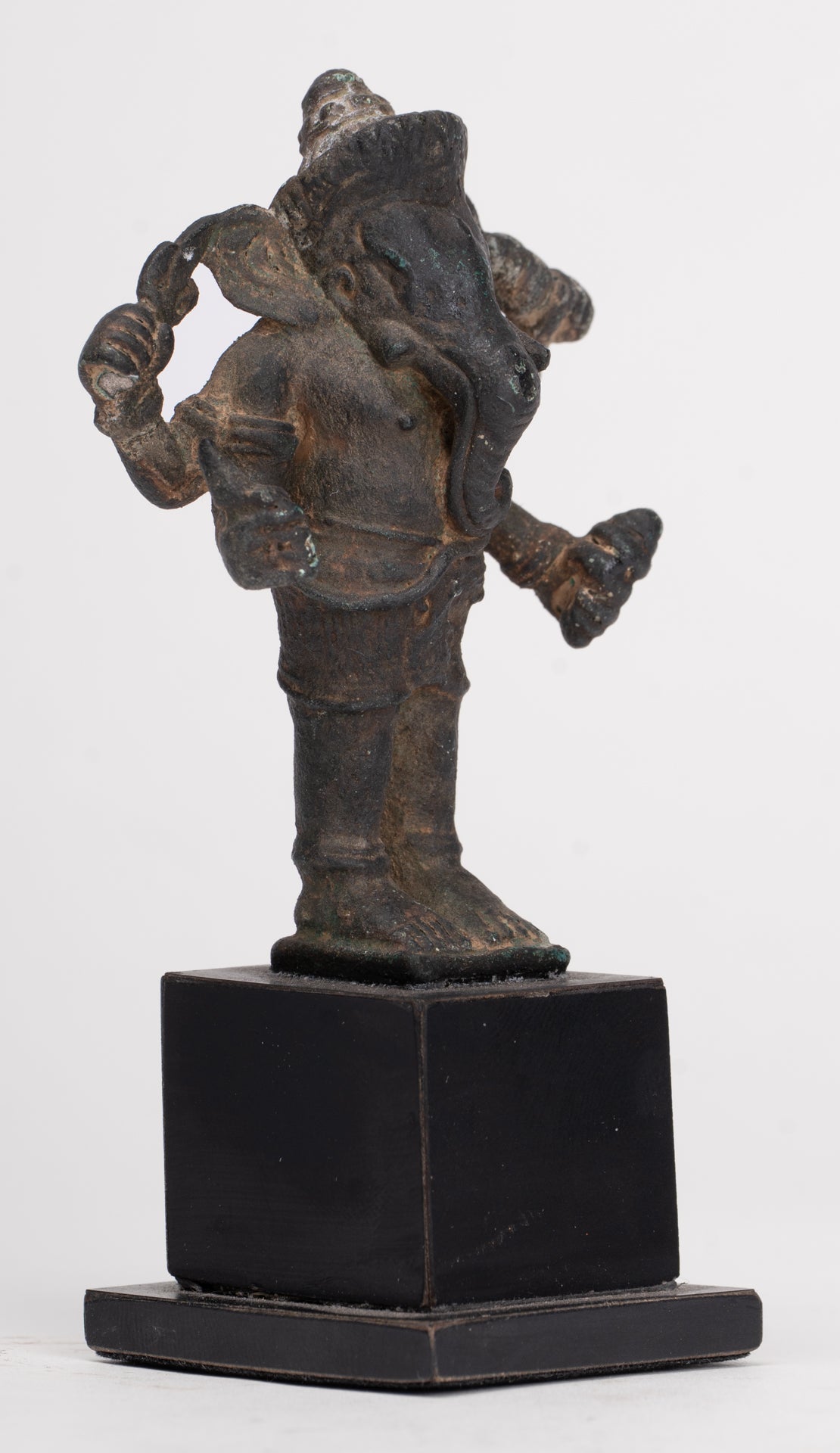 Antike Ganesha-Statue aus Bronze im Khmer-Stil – 11 cm.