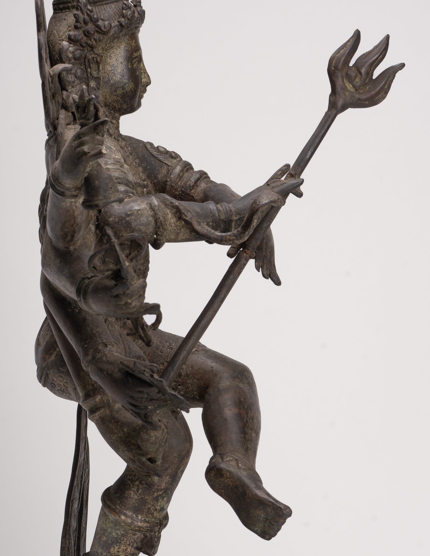 Statue antique de Shiva dansant en bronze de style javanais en tant que Seigneur Nataraja - 34,5 cm de haut