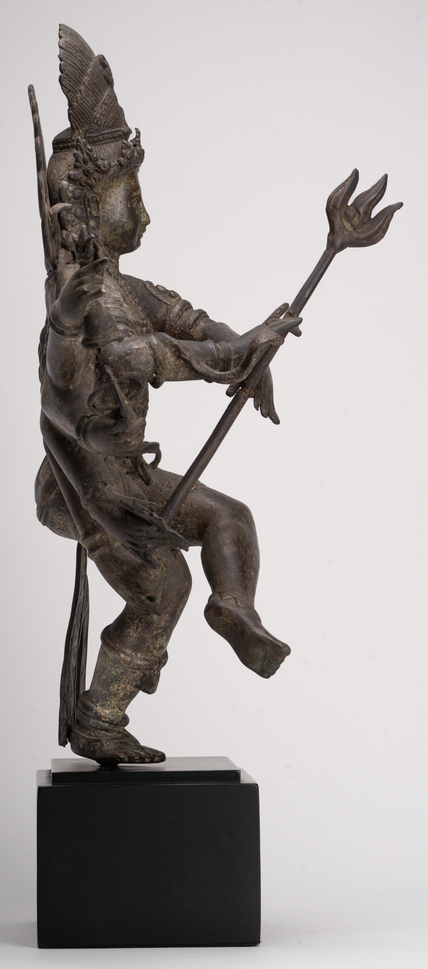 Statue antique de Shiva dansant en bronze de style javanais en tant que Seigneur Nataraja - 34,5 cm de haut