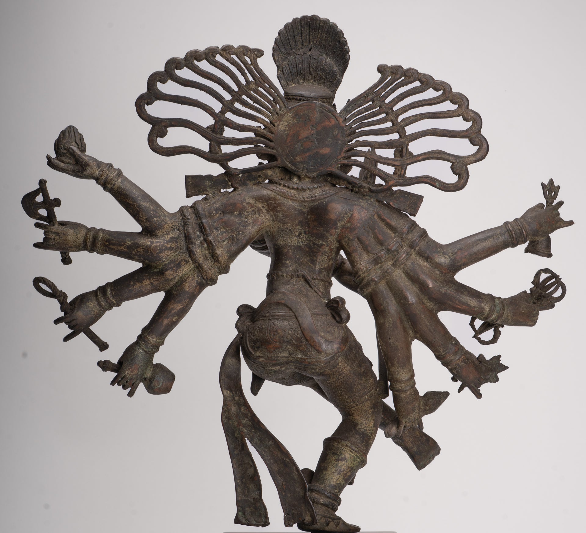 Statue antique de Shiva dansant en bronze de style javanais en tant que Seigneur Nataraja - 34,5 cm de haut