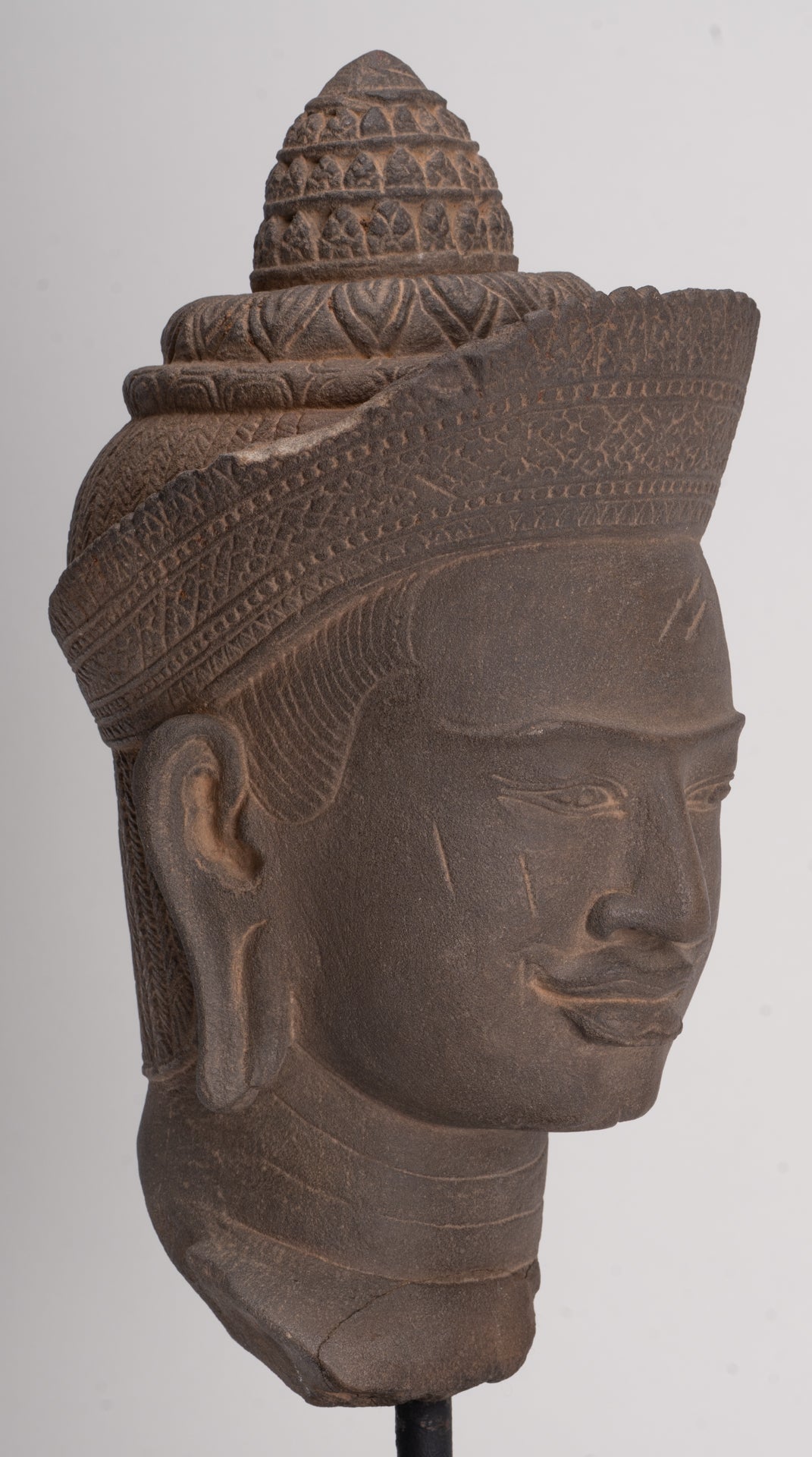 Testa Khmer Vishnu montata su pietra in stile Angkor Wat antico - 29 cm / 12"