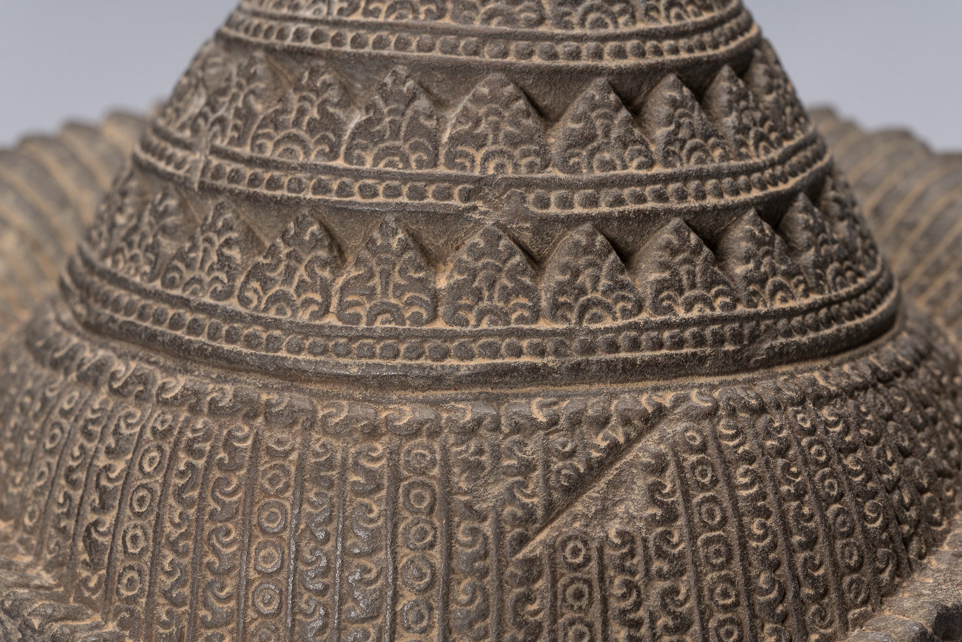 Garuda Statue - Antique Banteay Srei Style Stone Khmer Garuda Vishnu Statue - 56cm/22"