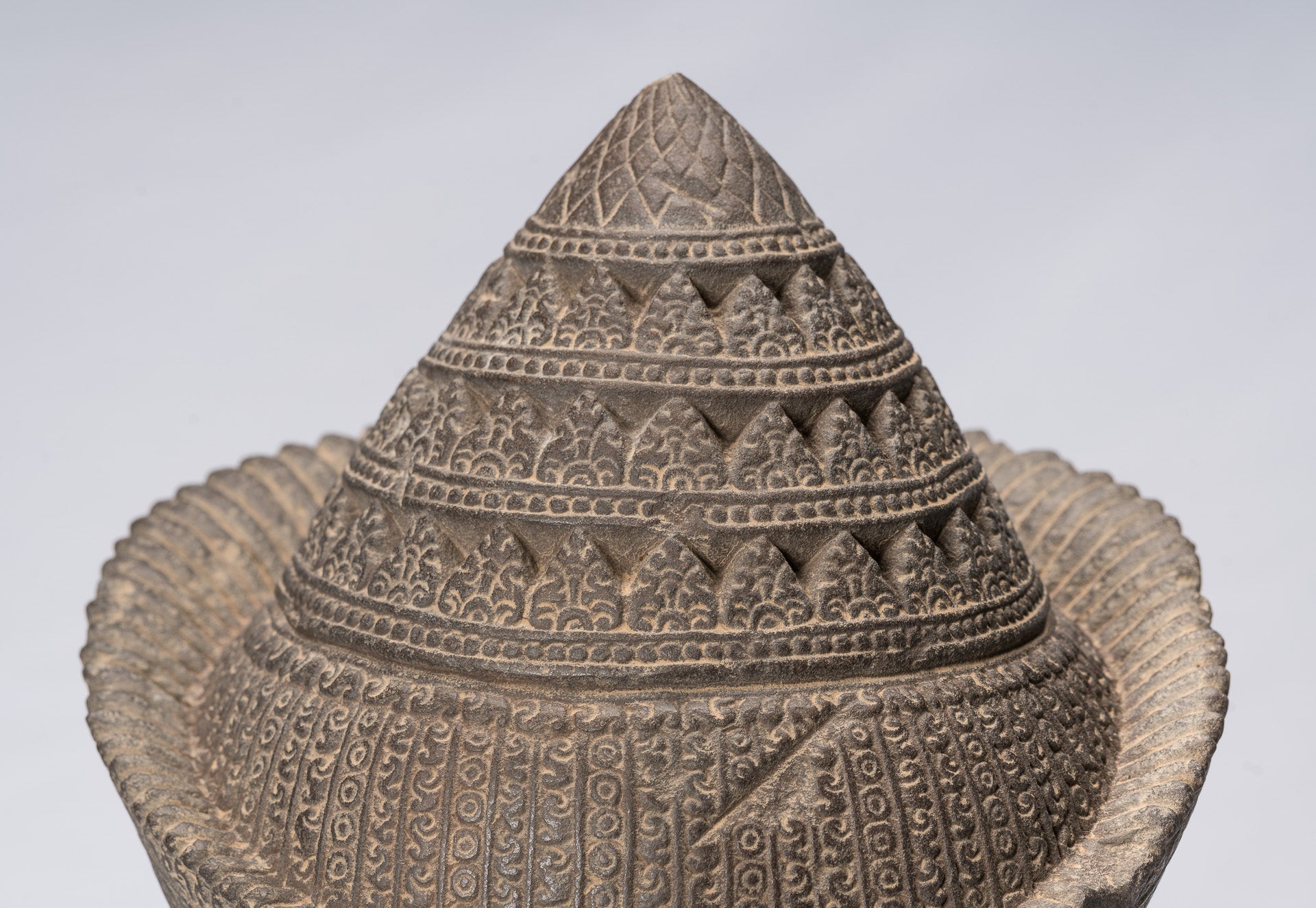 Garuda Statue - Antique Banteay Srei Style Stone Khmer Garuda Vishnu Statue - 56cm/22"