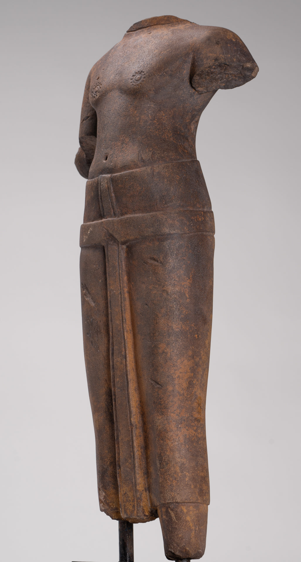 Vishnu Sculpture - Antique Phnom Da Style Mounted Sandstone Vishnu Statue - 60cm/24"