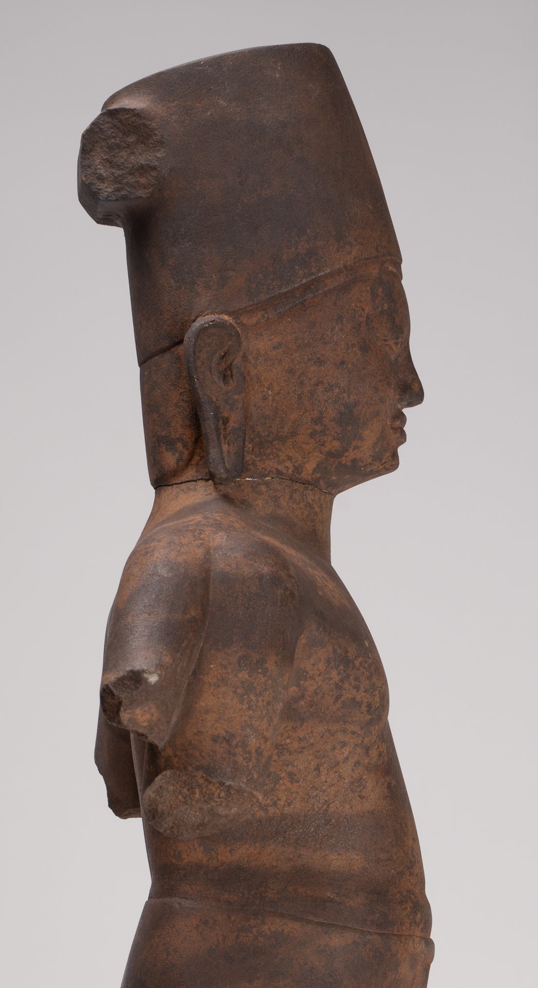 Vishnu Sculpture - Antique Phnom Da Style Mounted Sandstone Vishnu Statue - 73cm/29"