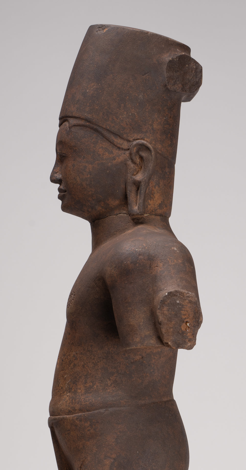 Vishnu Sculpture - Antique Phnom Da Style Mounted Sandstone Vishnu Statue - 73cm/29"