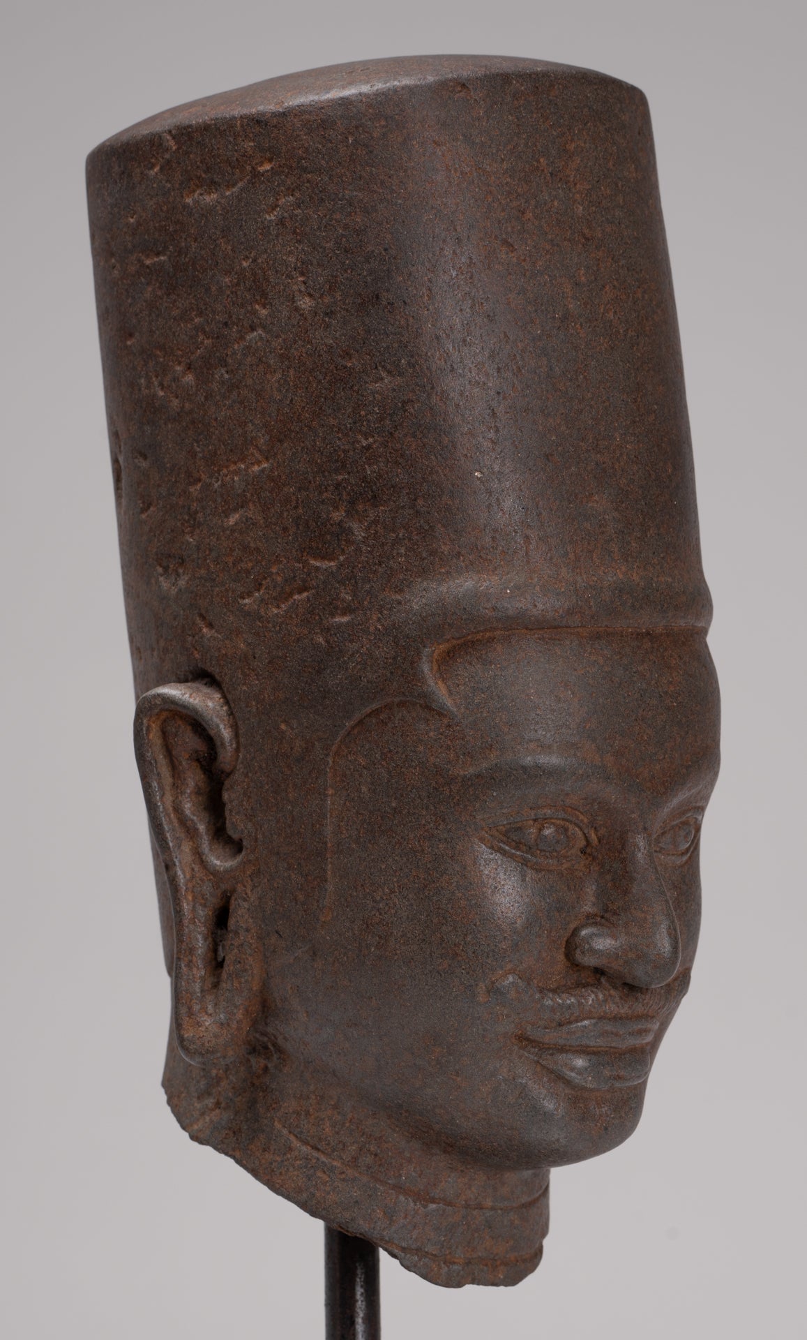 Vishnu Statue - Antique Phnom Da Style Stone Mounted Vishnu Head - 33cm/13"