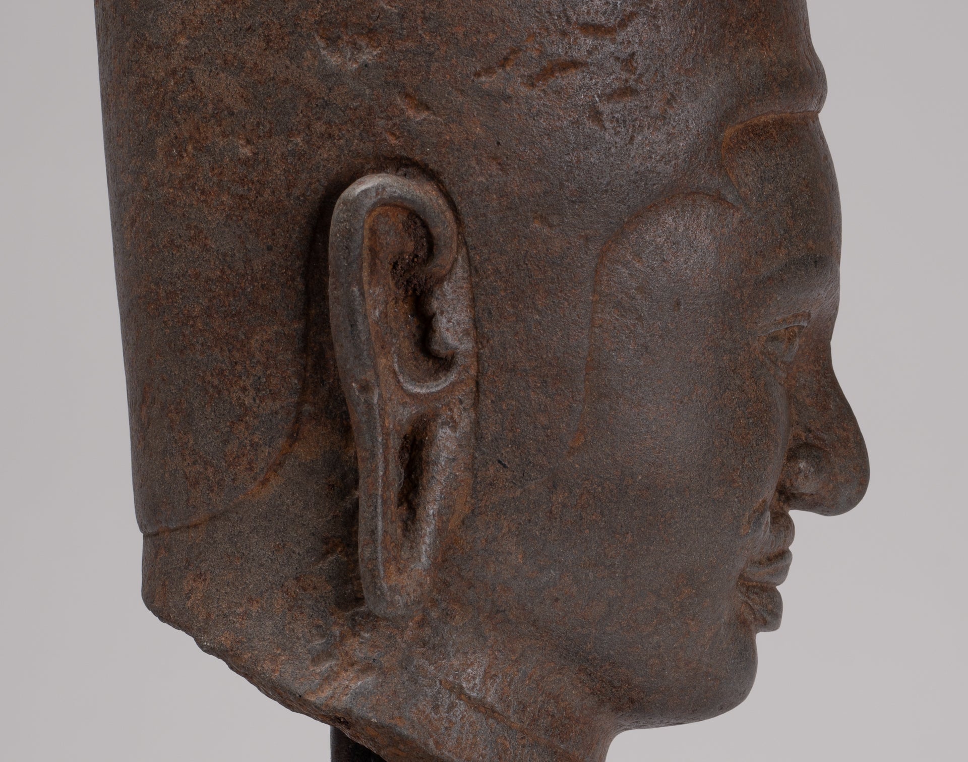 Vishnu Statue - Antique Phnom Da Style Stone Mounted Vishnu Head - 33cm/13"