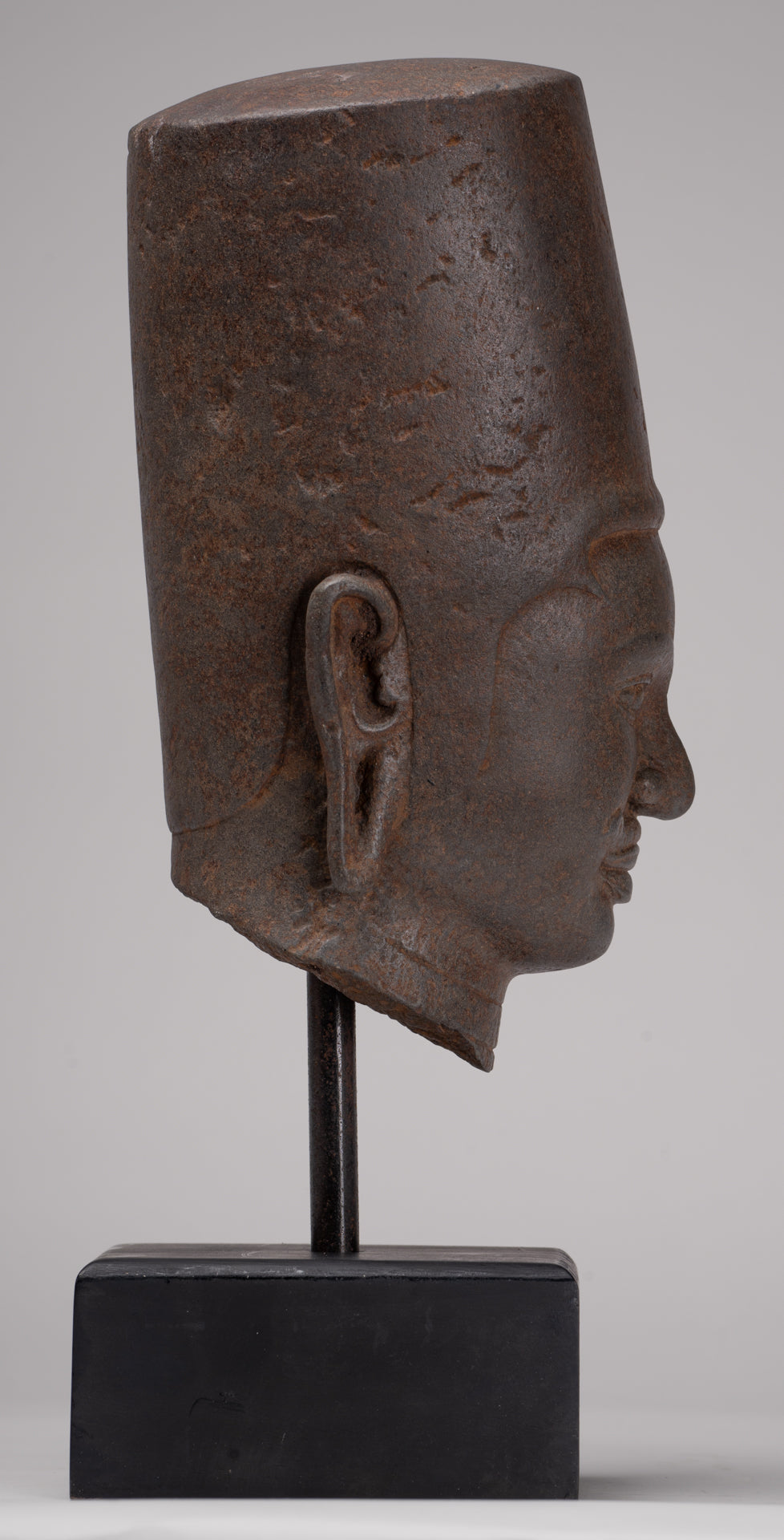 Vishnu Statue - Antique Phnom Da Style Stone Mounted Vishnu Head - 33cm/13"