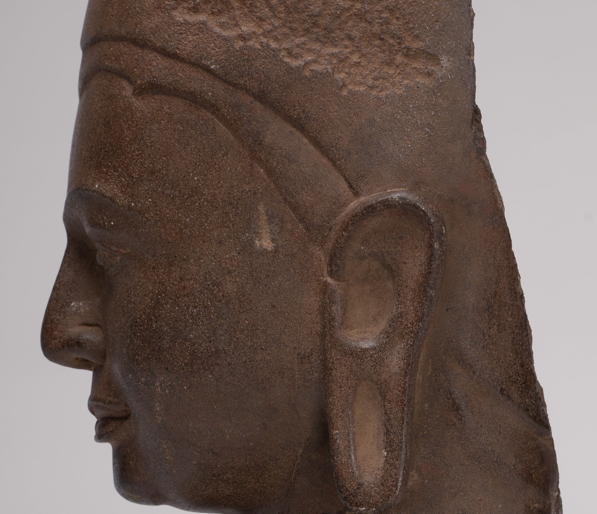 Vishnu Statue - Antique Phnom Da Style Stone Mounted Vishnu Head - 33cm/13"