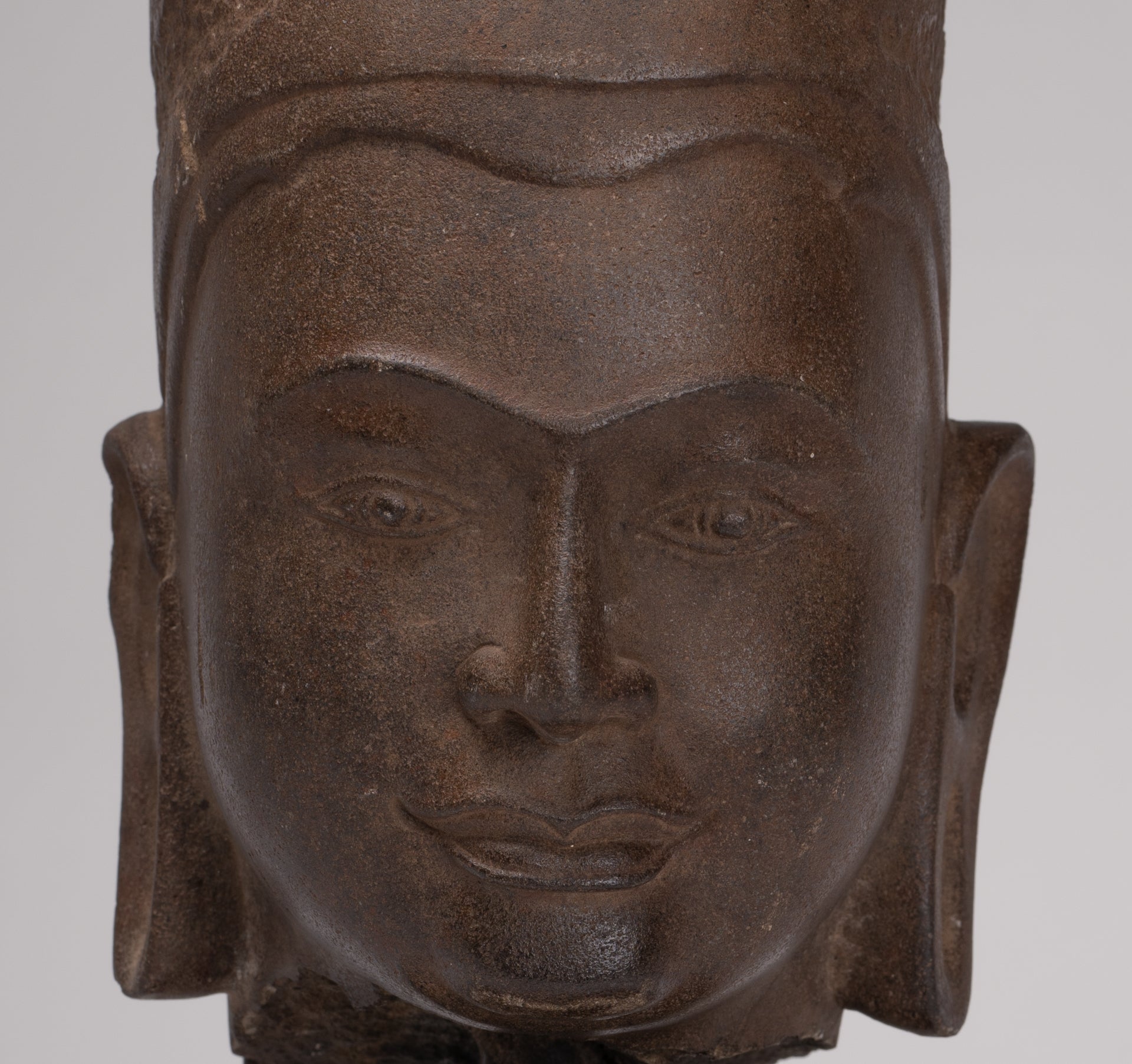 Vishnu Statue - Antique Phnom Da Style Stone Mounted Vishnu Head - 33cm/13"