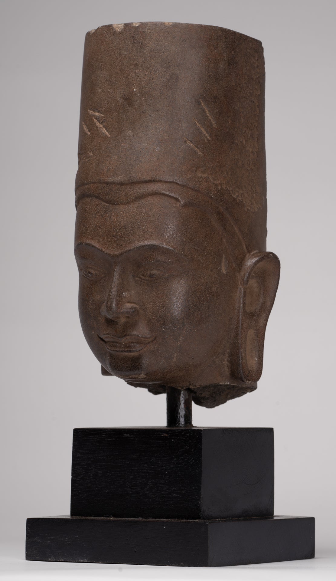 Vishnu Statue - Antique Phnom Da Style Stone Mounted Vishnu Head - 33cm/13"