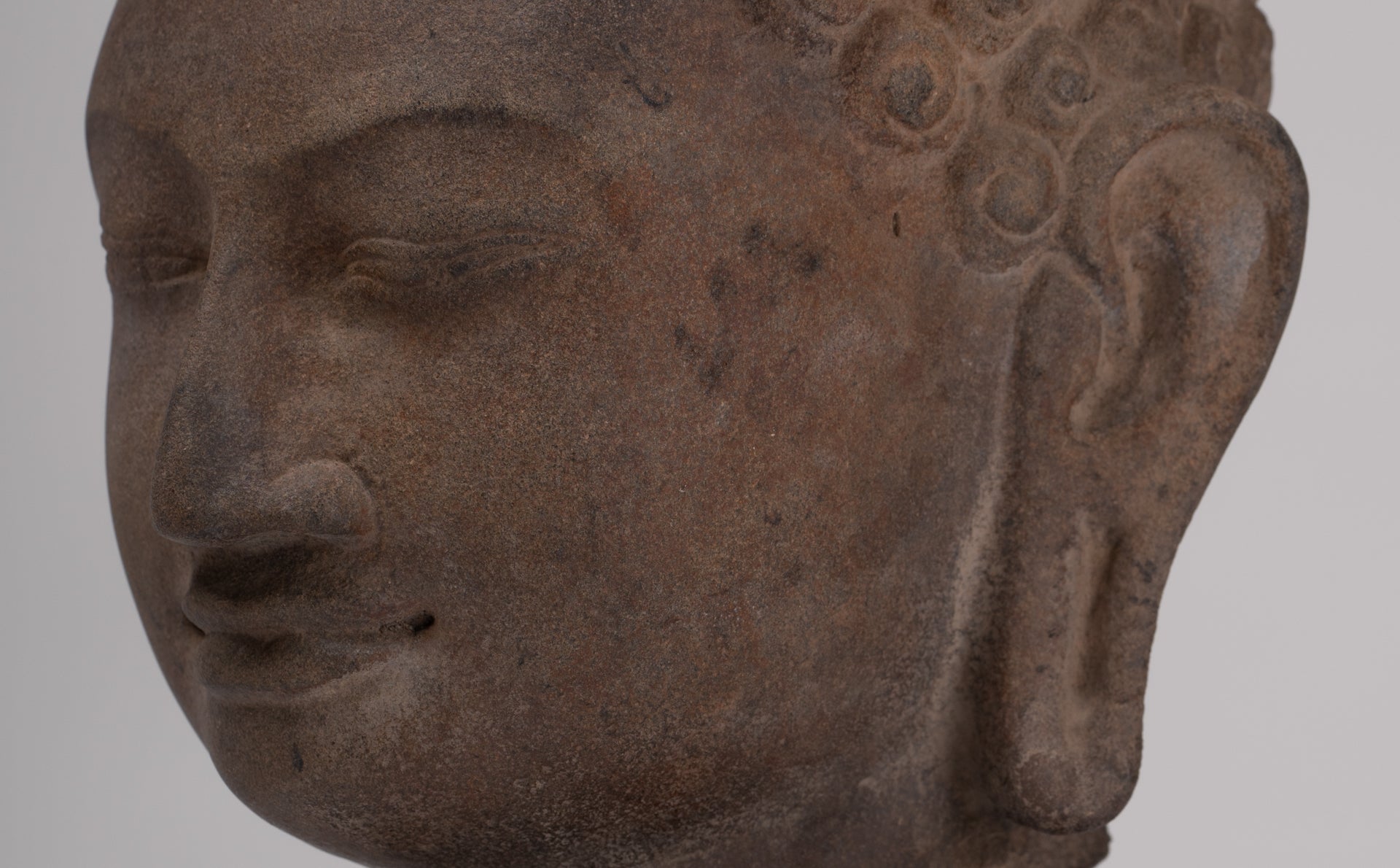 Buddha Statue - Antique Phnom Da Style Mounted Stone Khmer Buddha Head - 26cm/10" Tall