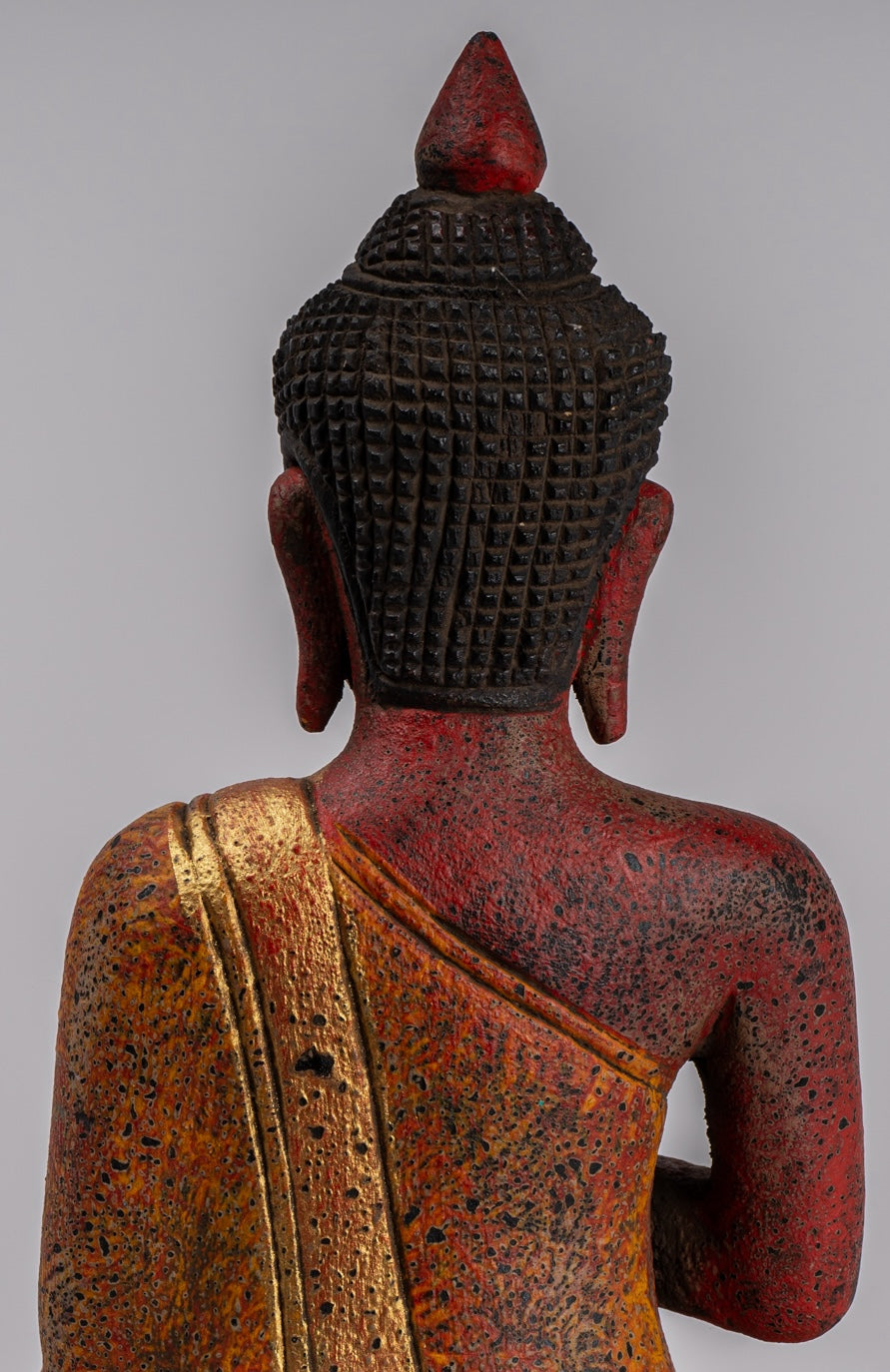 Estatua de Buda - Estatua de buda de madera de estilo jemer antiguo de Camboya.